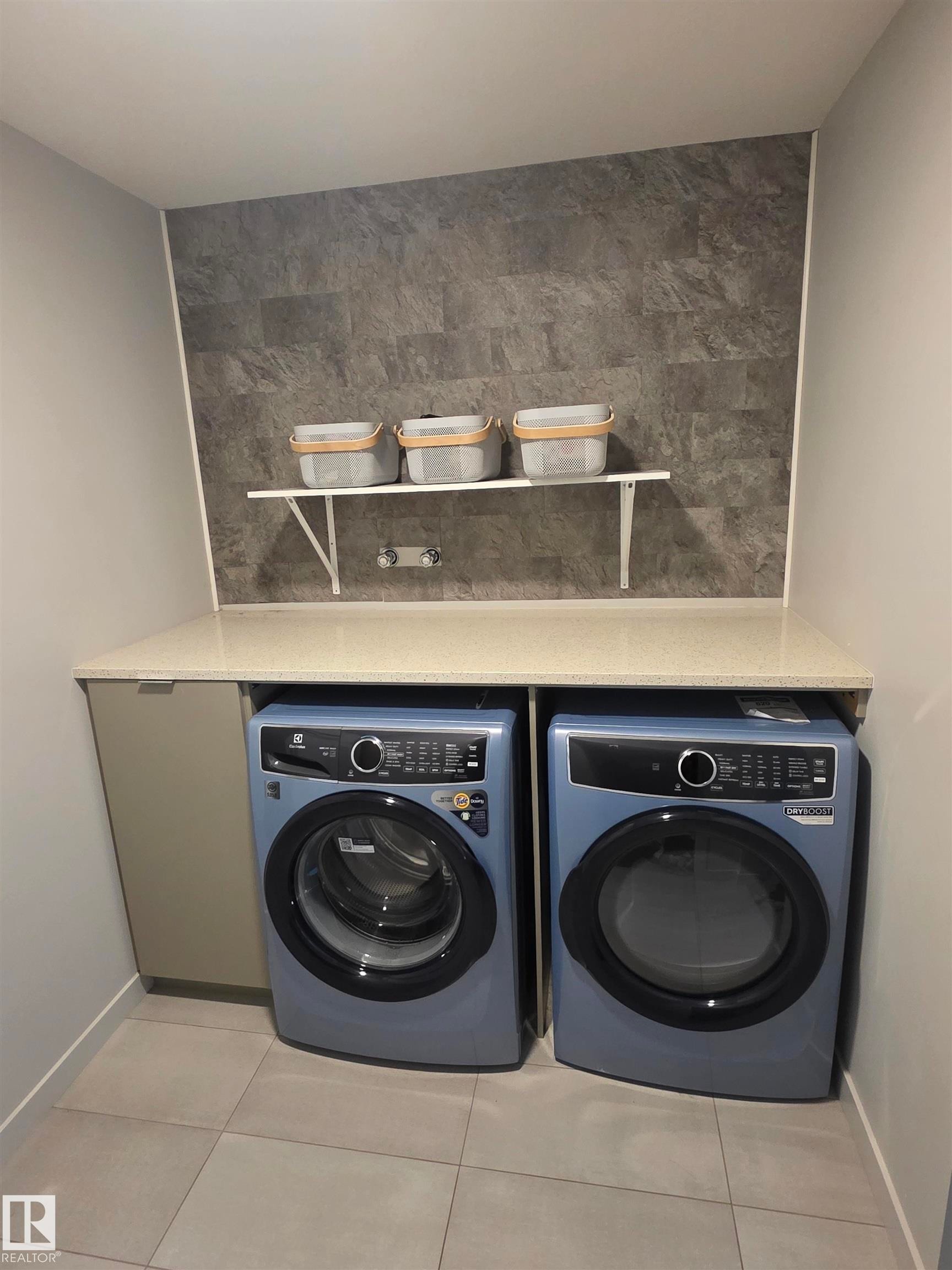 6805 Knox Loop Sw, Edmonton, AB - Indoor Photo Showing Laundry Room