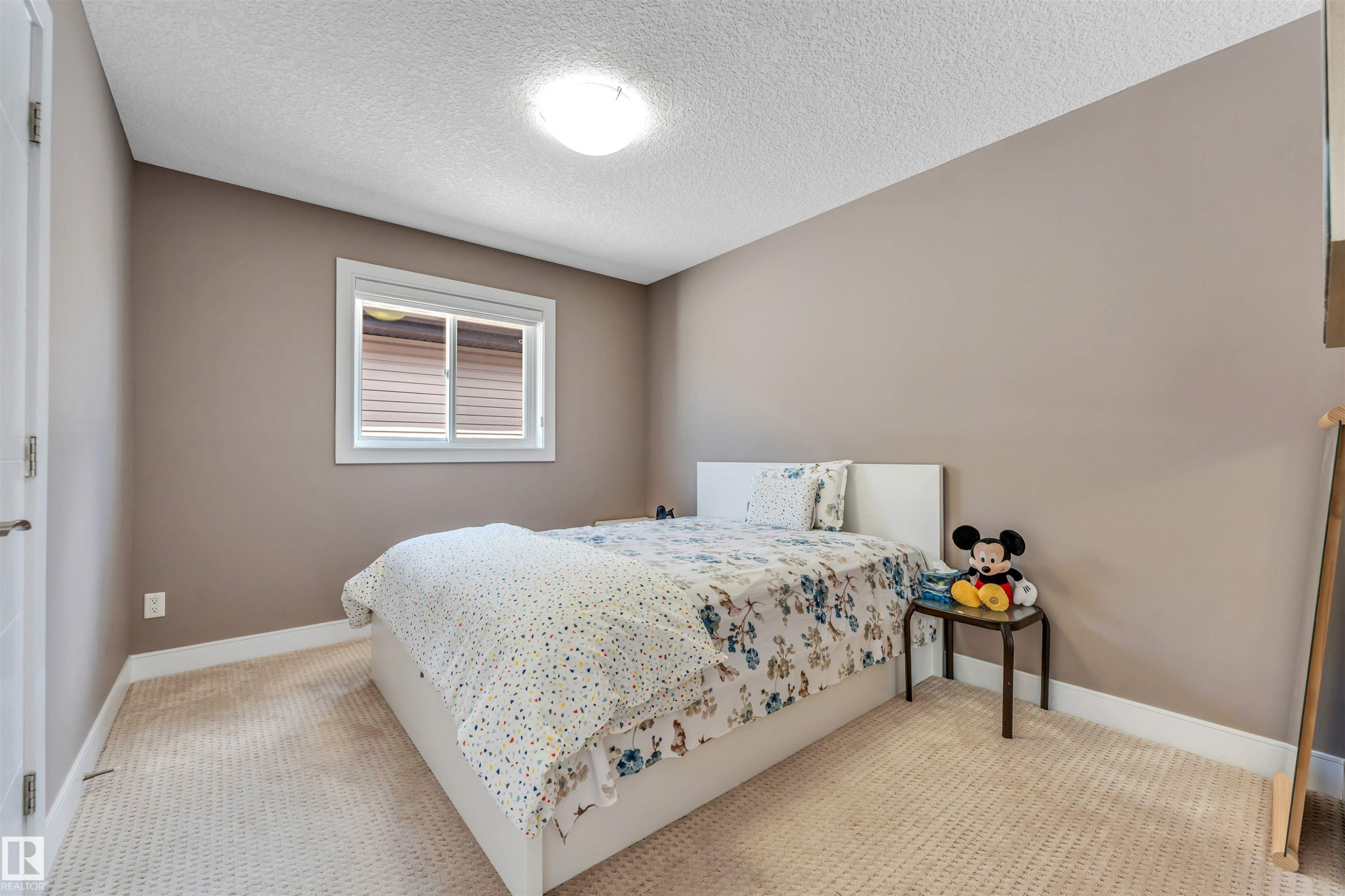 3819 Claxton Close Sw, Edmonton, AB - Indoor Photo Showing Bedroom