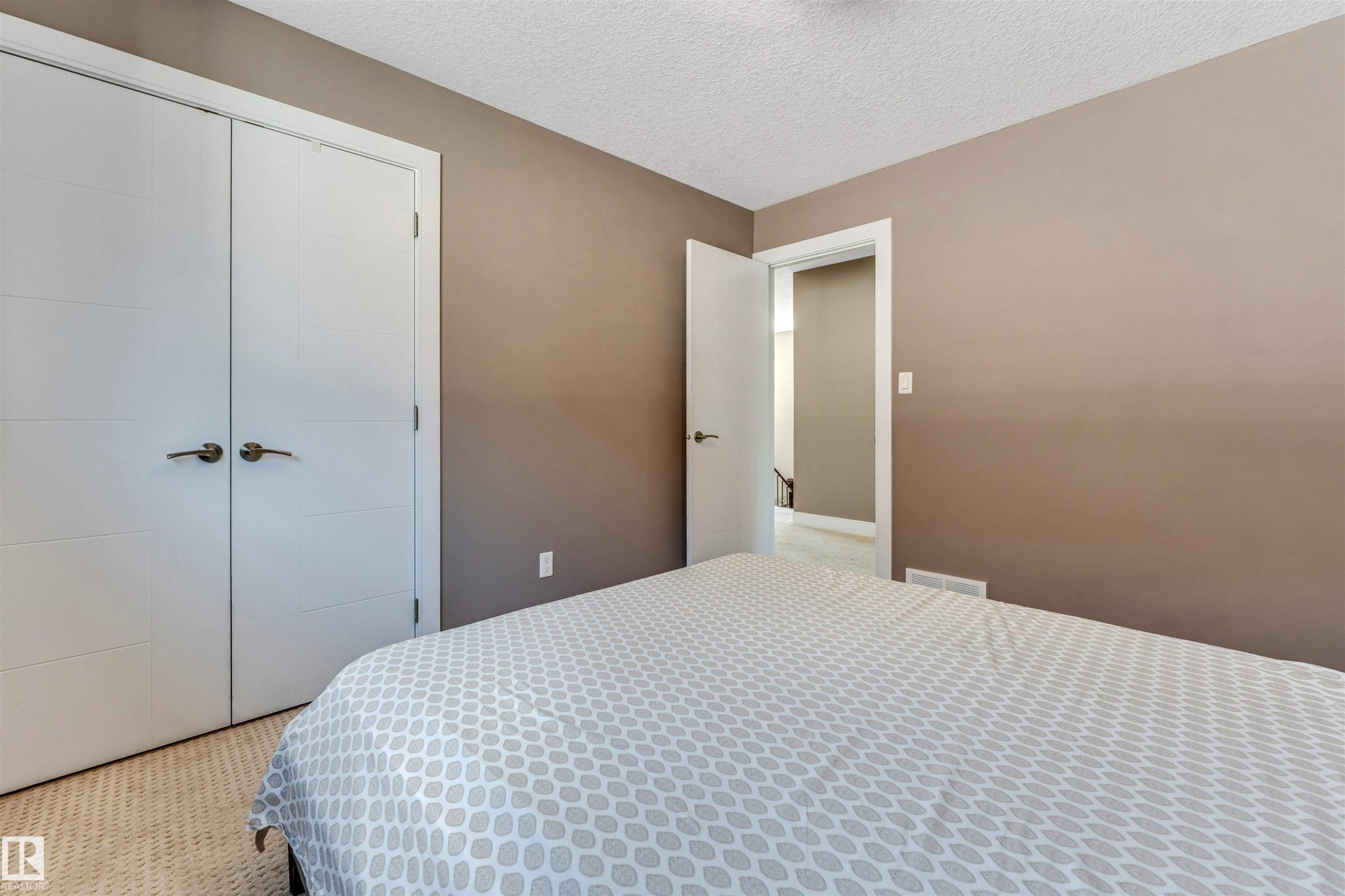 3819 Claxton Close Sw, Edmonton, AB - Indoor Photo Showing Bedroom