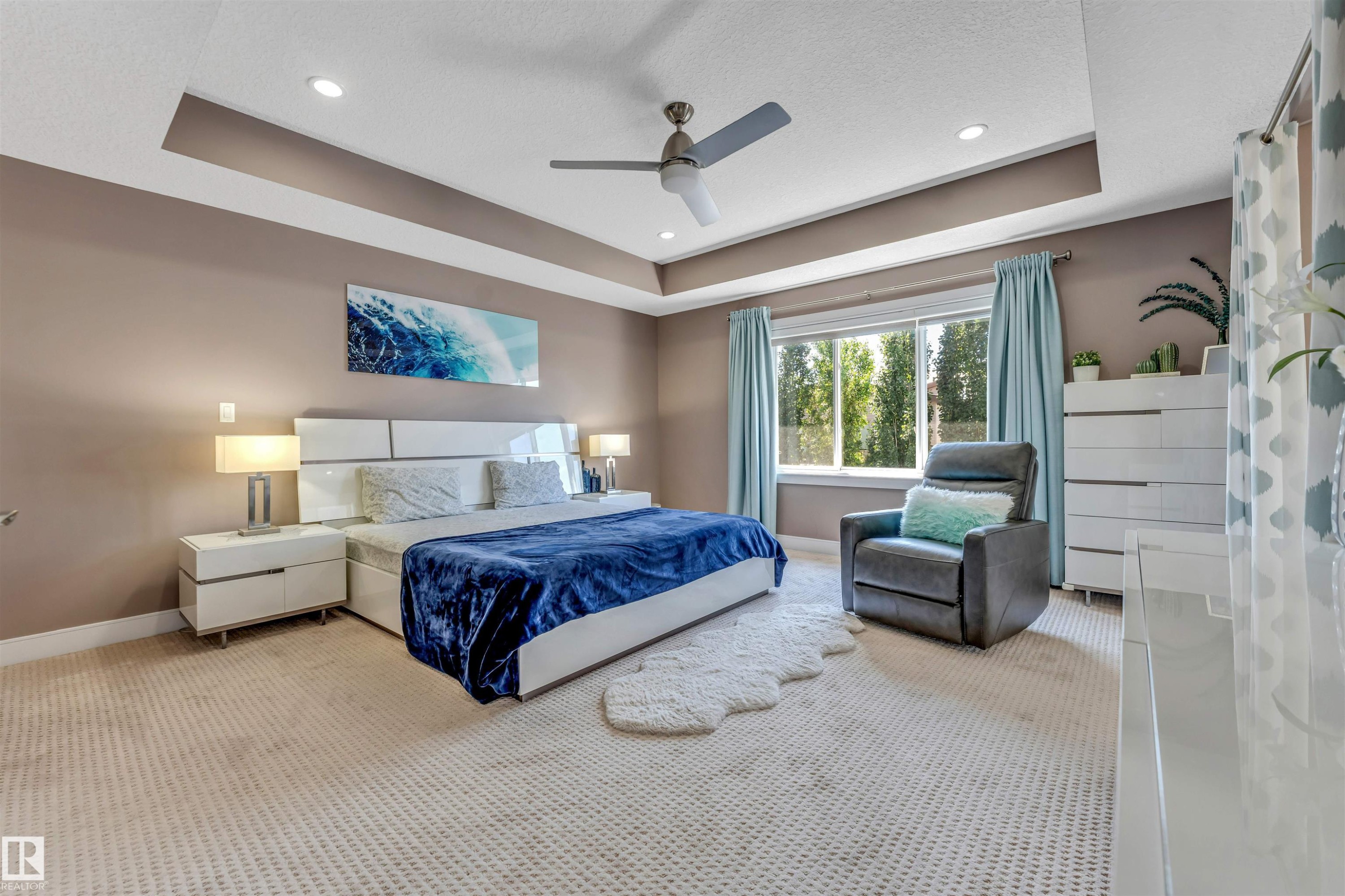 3819 Claxton Close Sw, Edmonton, AB - Indoor Photo Showing Bedroom