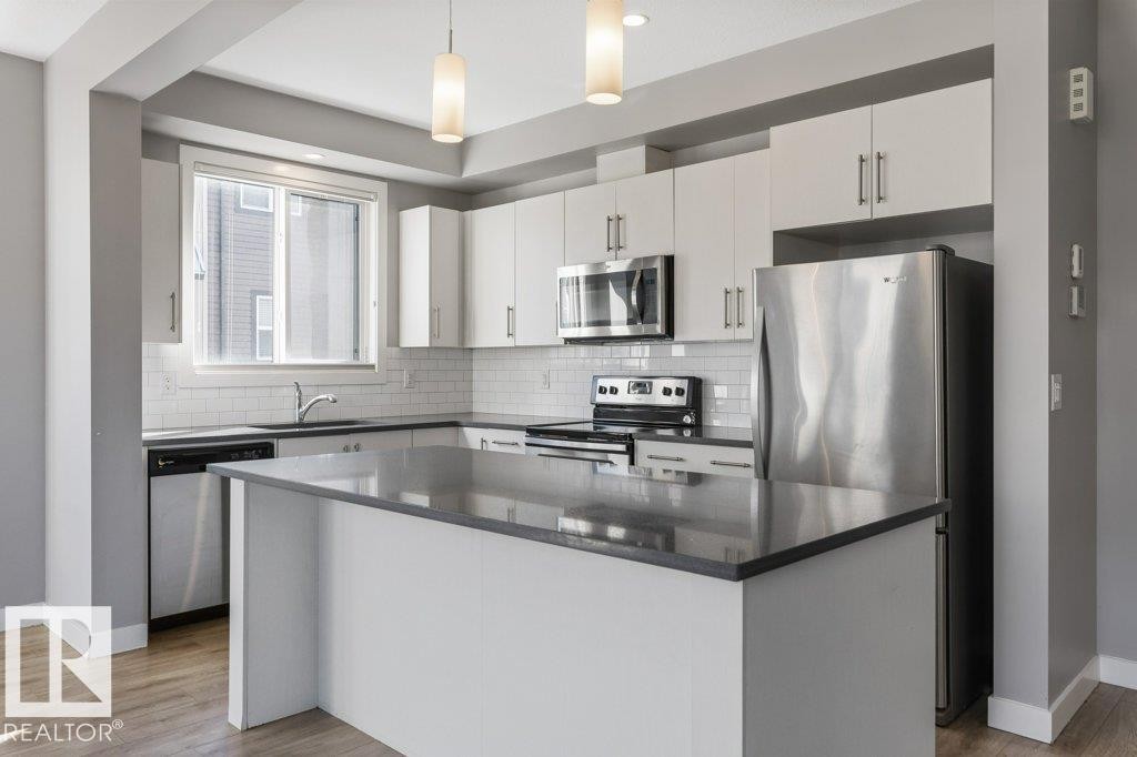 #62 16903 68 St Nw, Edmonton, AB - Indoor Photo Showing Kitchen With Stainless Steel Kitchen With Upgraded Kitchen
