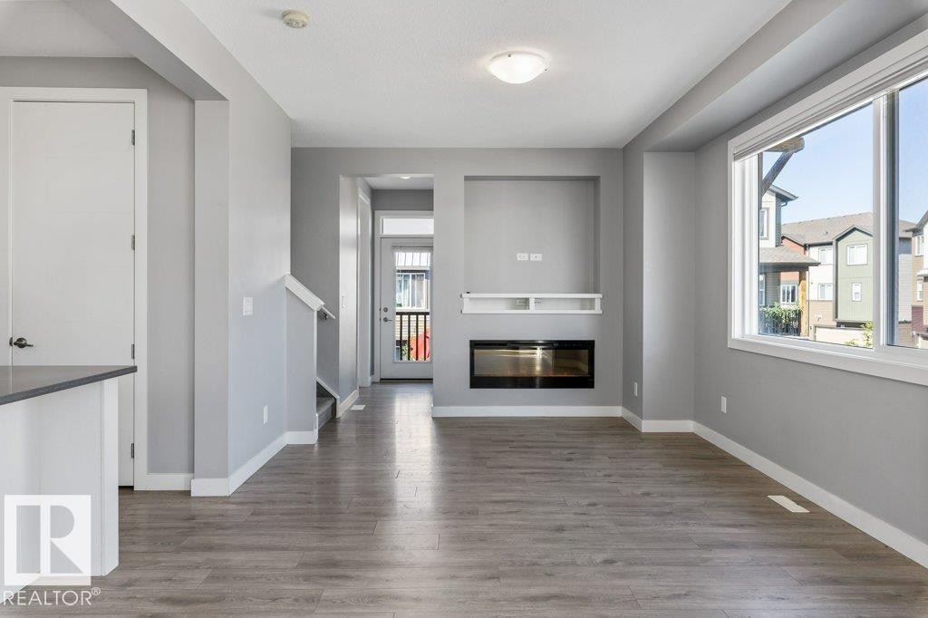 #62 16903 68 St Nw, Edmonton, AB - Indoor With Fireplace