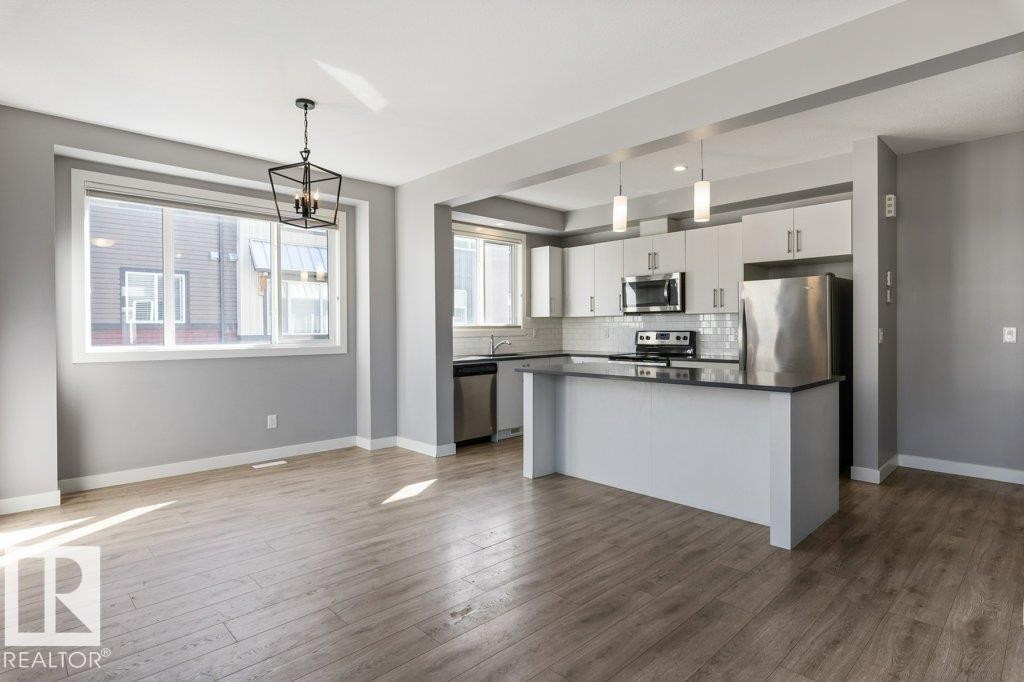 #62 16903 68 St Nw, Edmonton, AB - Indoor Photo Showing Kitchen With Stainless Steel Kitchen With Upgraded Kitchen