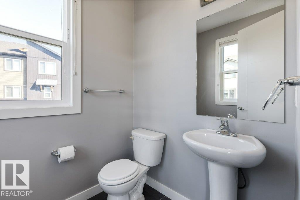 #62 16903 68 St Nw, Edmonton, AB - Indoor Photo Showing Bathroom