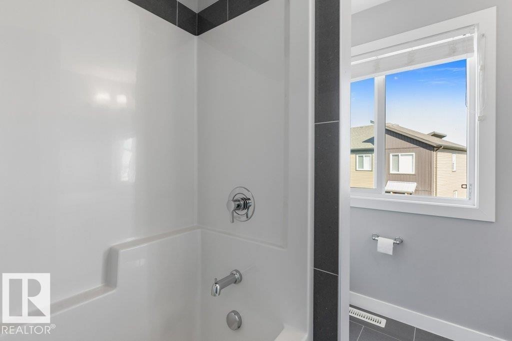 #62 16903 68 St Nw, Edmonton, AB - Indoor Photo Showing Bathroom