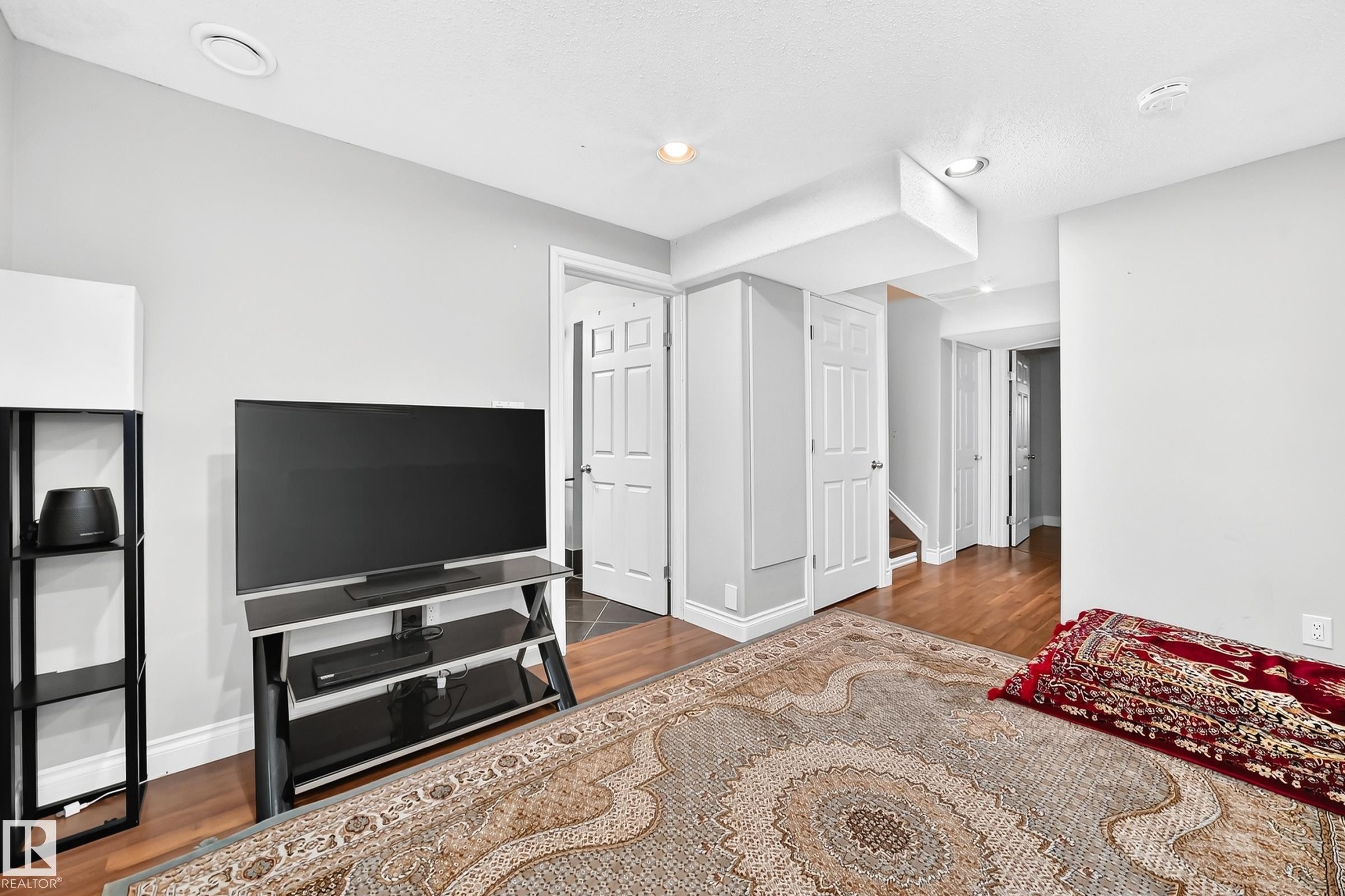 1126 Grantham Drive Nw, Edmonton, AB - Indoor