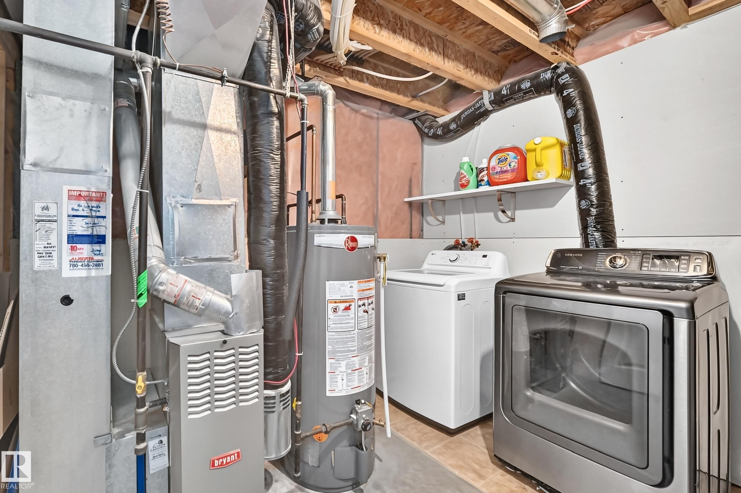 1126 Grantham Drive Nw, Edmonton, AB - Indoor Photo Showing Laundry Room