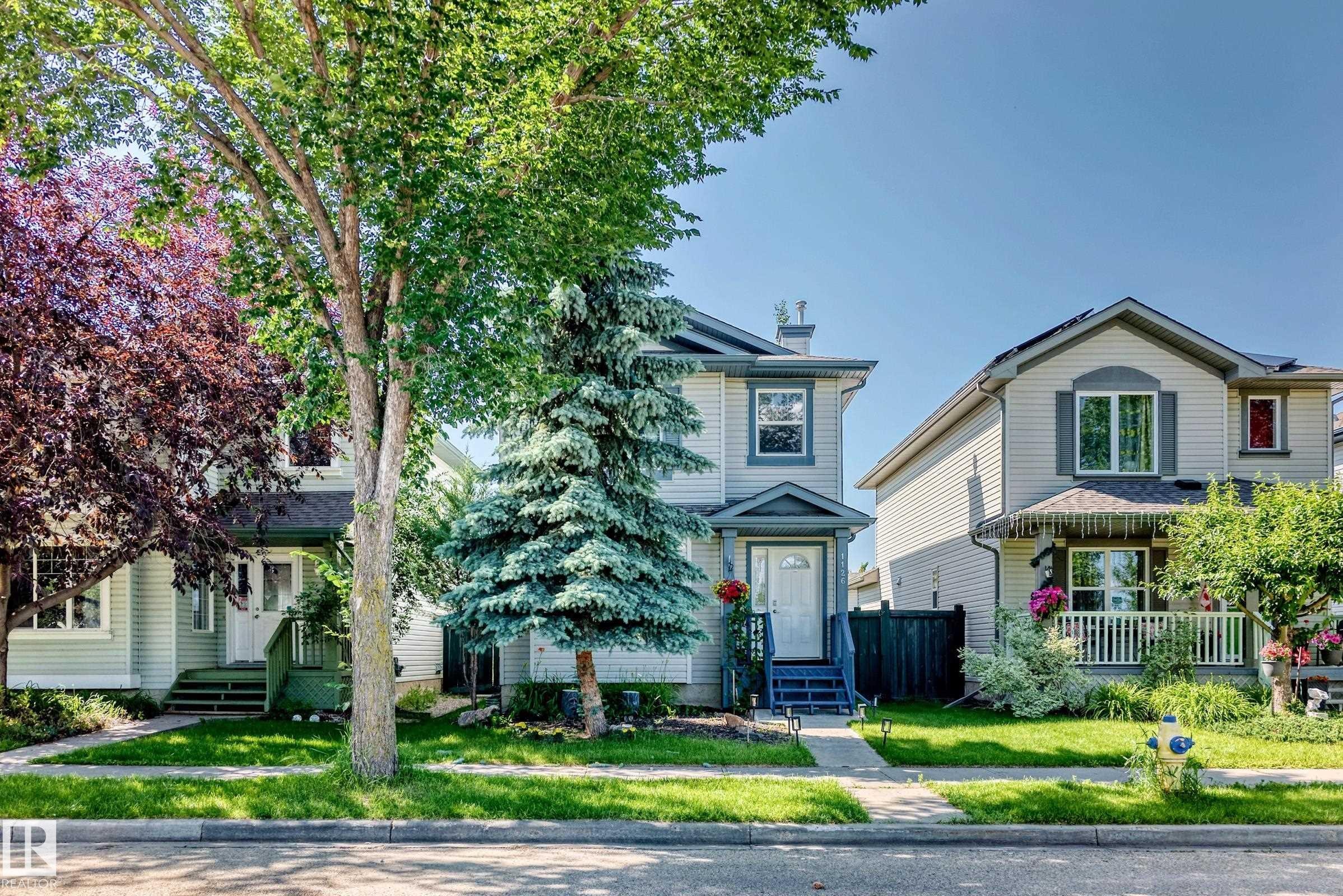 1126 Grantham Drive Nw, Edmonton, AB - Outdoor With Facade