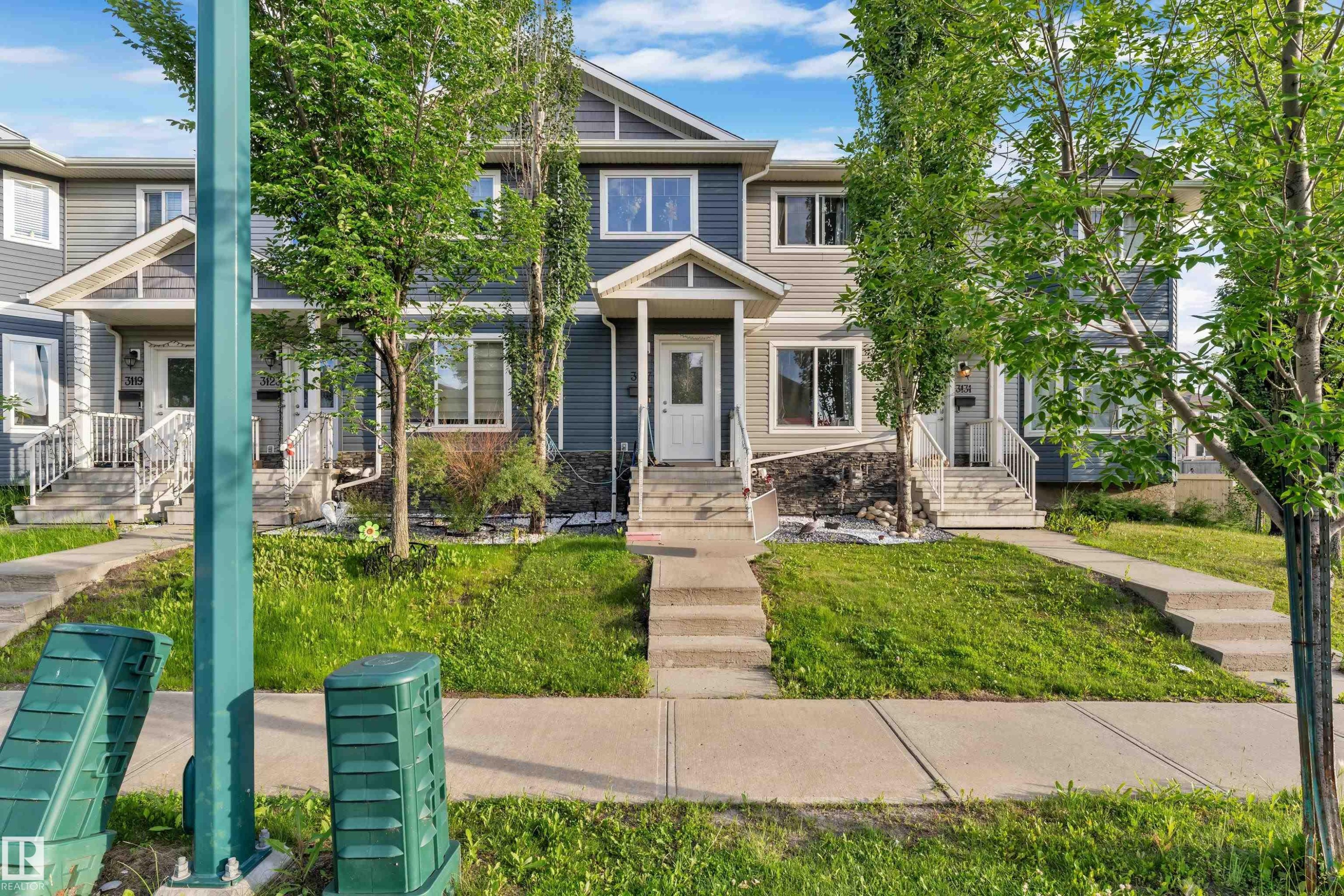 3127 16 Avenue Nw, Edmonton, AB - Outdoor With Facade