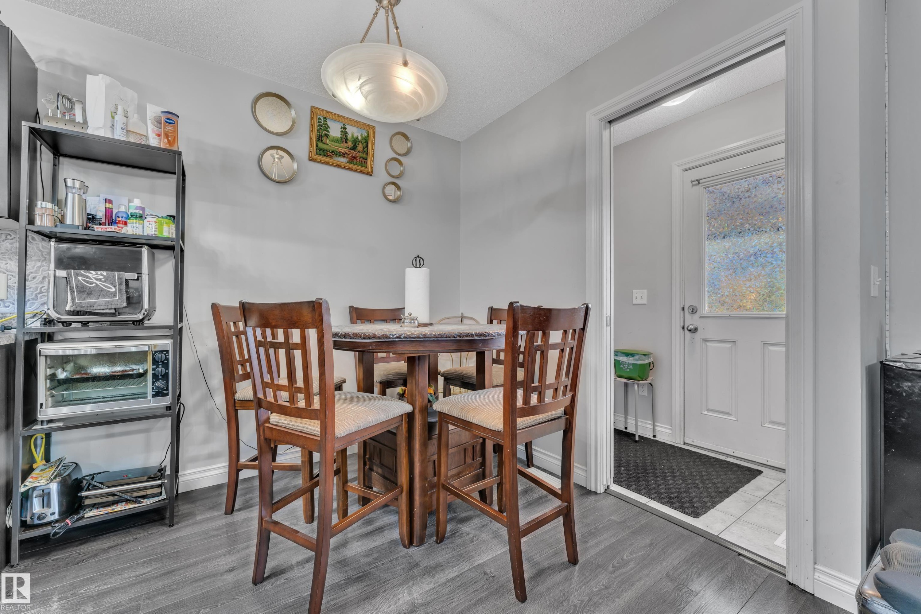 3127 16 Avenue Nw, Edmonton, AB - Indoor Photo Showing Dining Room