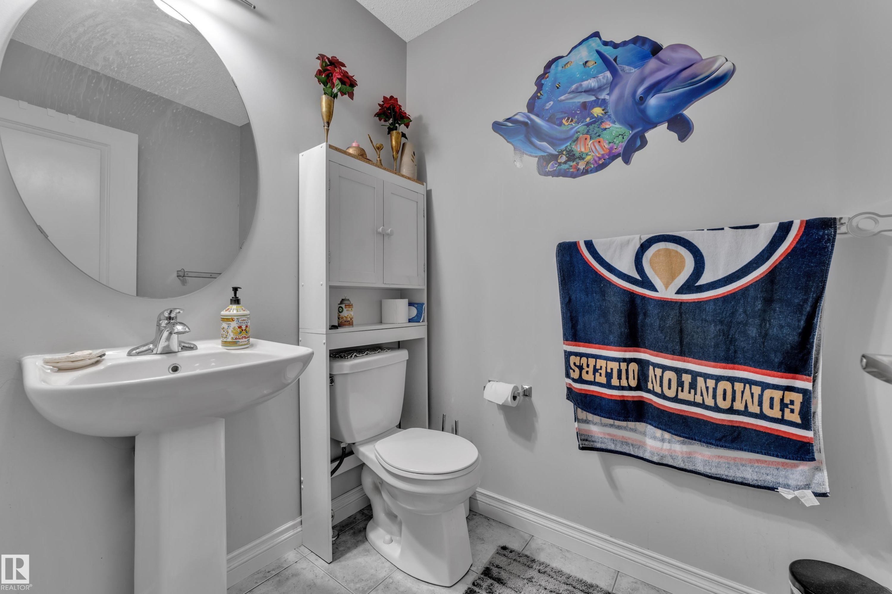 3127 16 Avenue Nw, Edmonton, AB - Indoor Photo Showing Bathroom