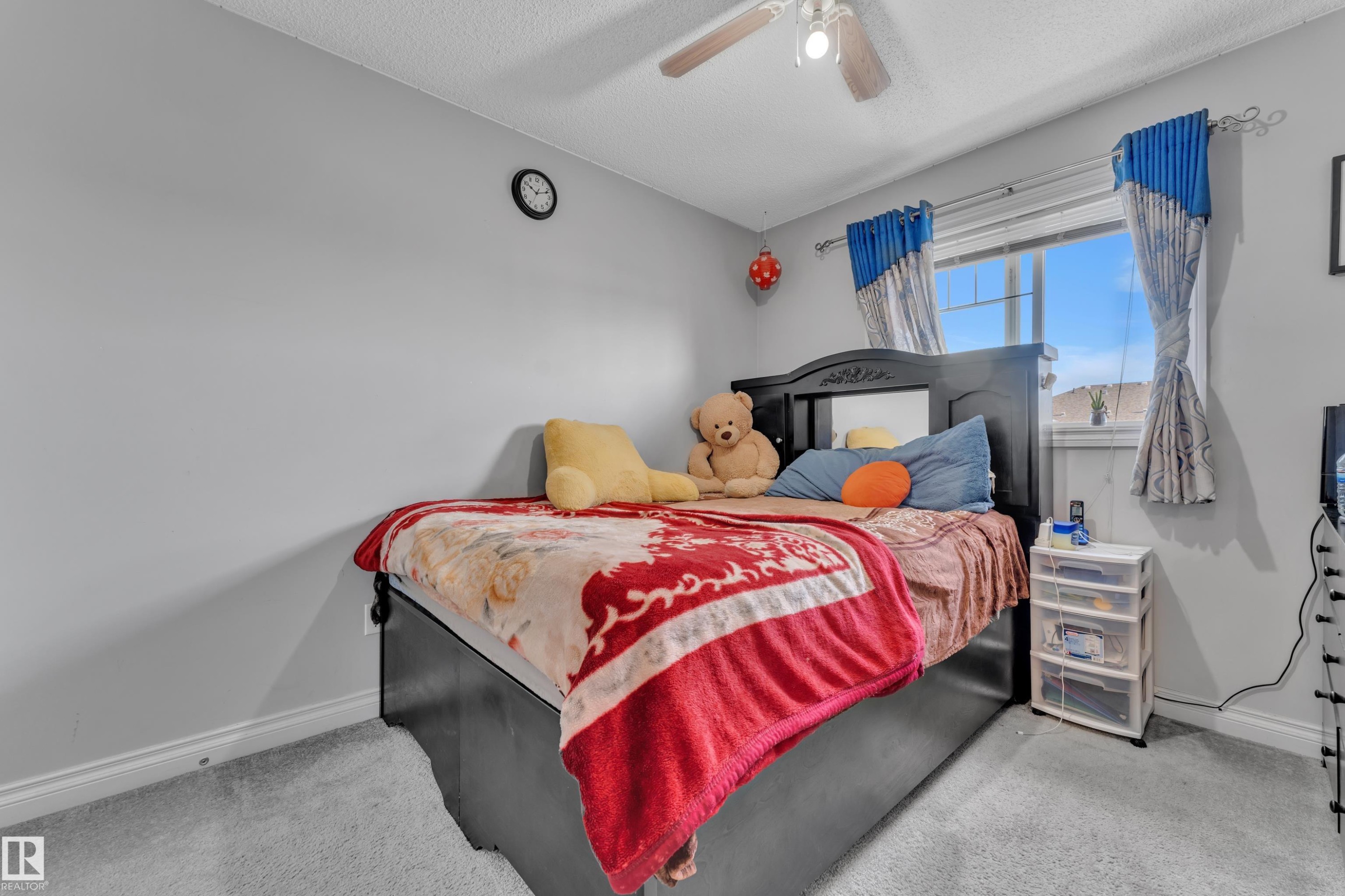 3127 16 Avenue Nw, Edmonton, AB - Indoor Photo Showing Bedroom