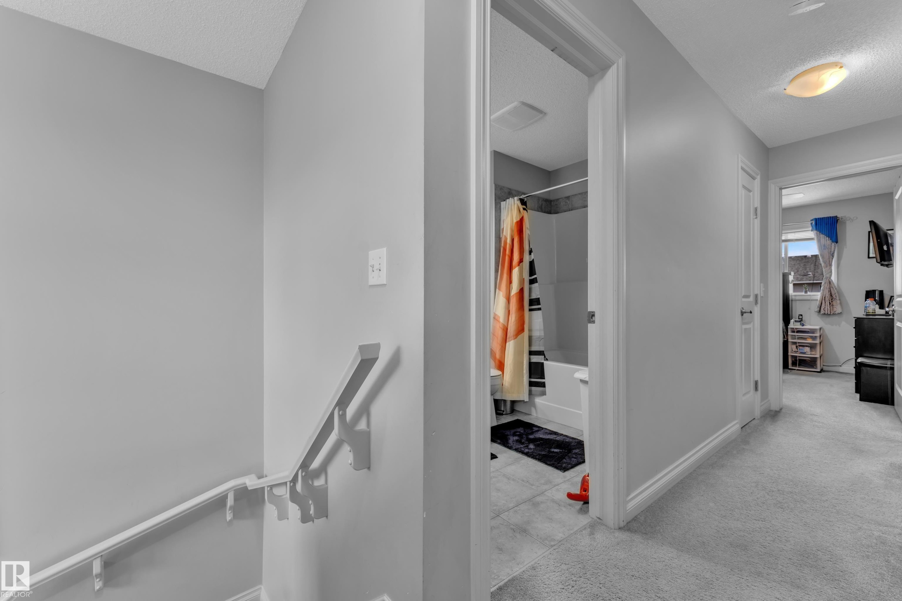 3127 16 Avenue Nw, Edmonton, AB - Indoor Photo Showing Other Room