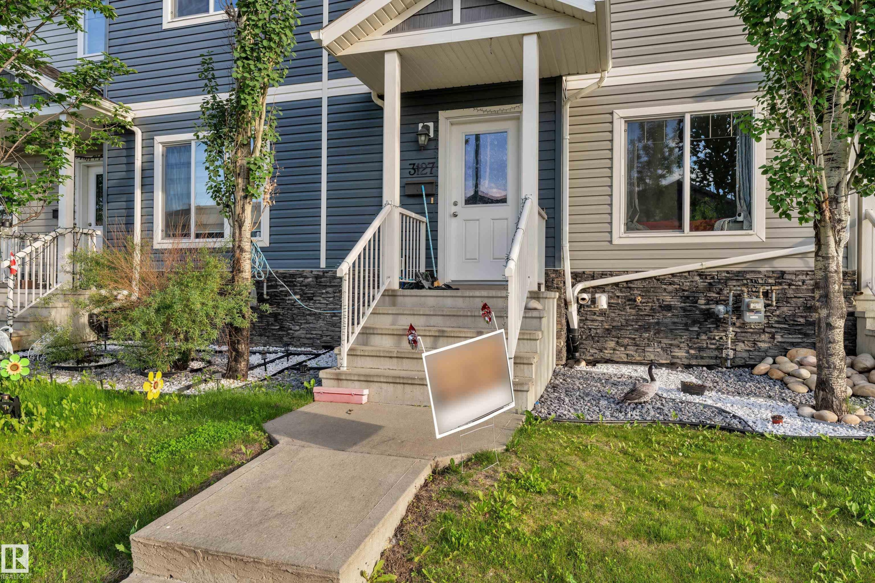 3127 16 Avenue Nw, Edmonton, AB - Outdoor