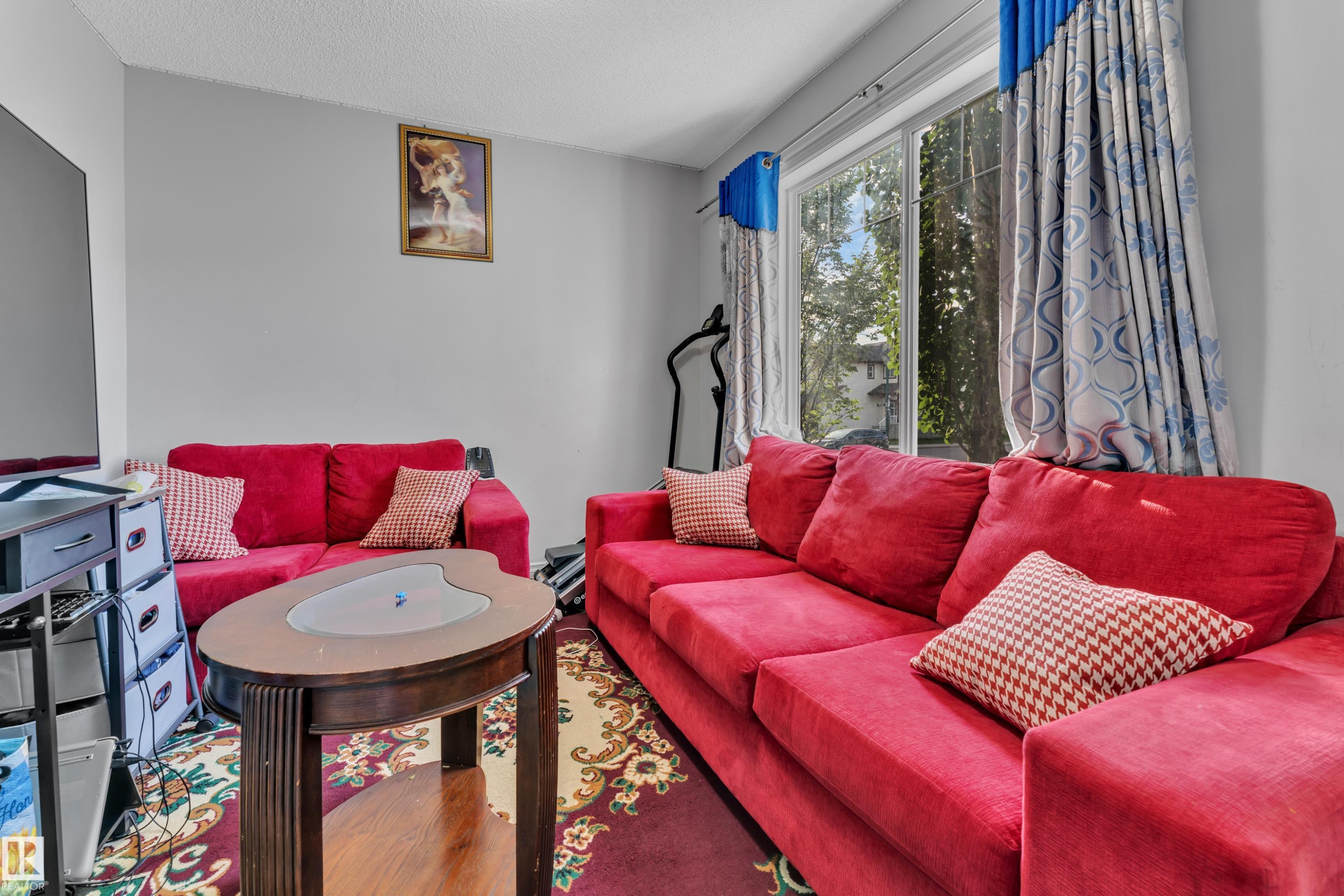 3127 16 Avenue Nw, Edmonton, AB - Indoor Photo Showing Other Room