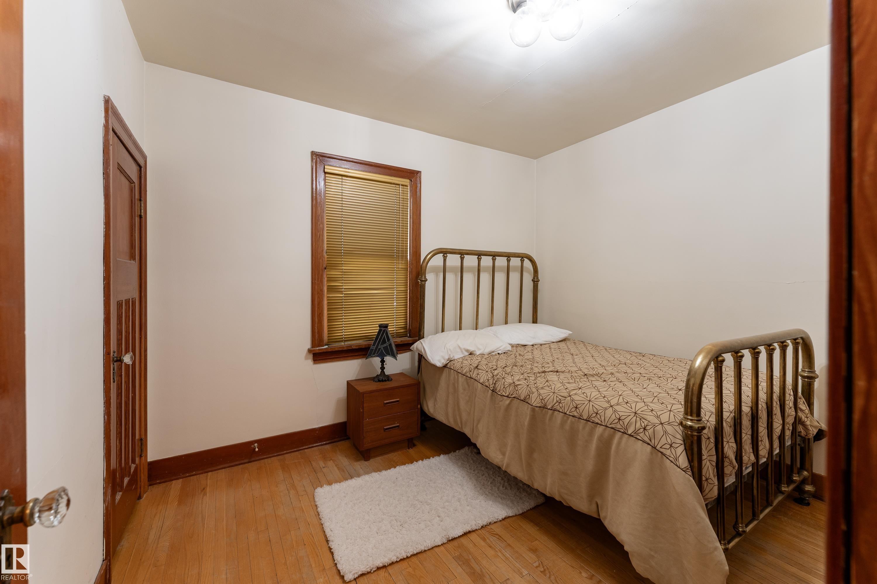 11108 81 Avenue Nw, Edmonton, AB - Indoor Photo Showing Bedroom