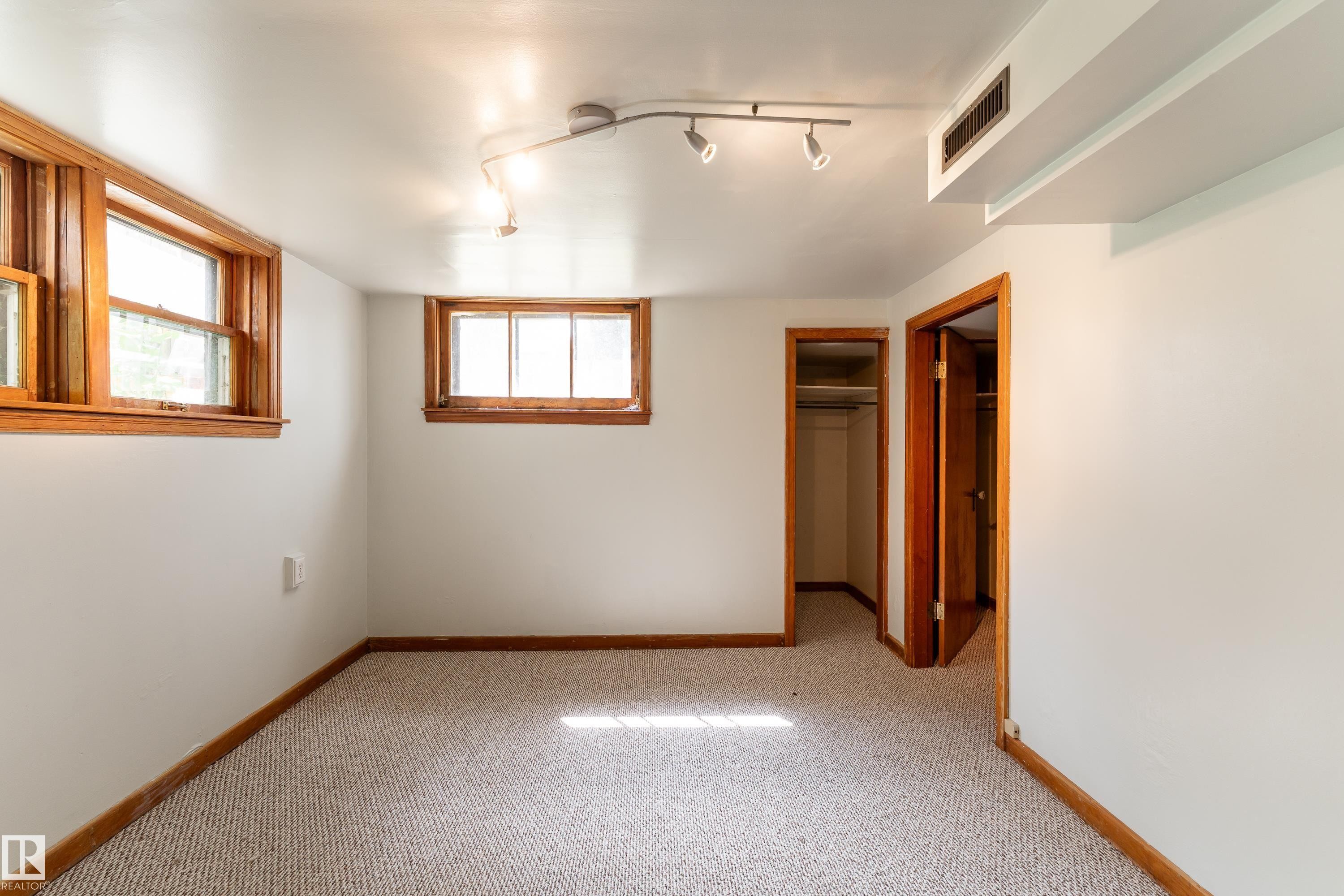 11108 81 Avenue Nw, Edmonton, AB - Indoor Photo Showing Other Room