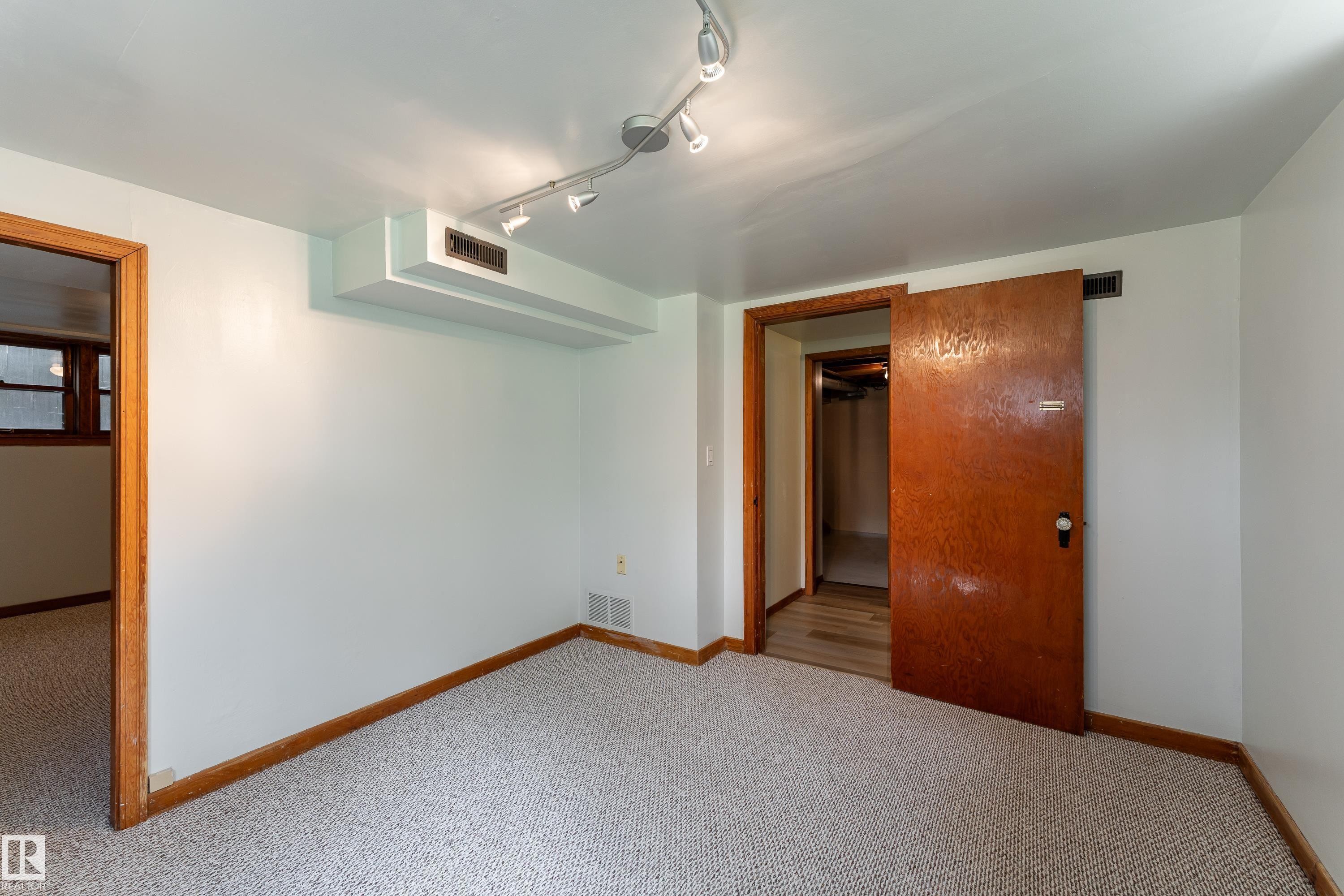 11108 81 Avenue Nw, Edmonton, AB - Indoor Photo Showing Other Room