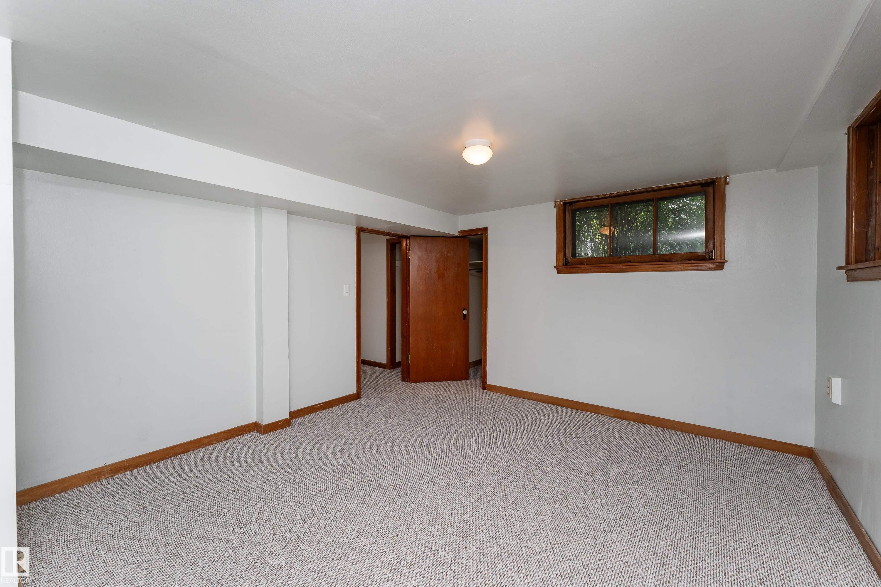 11108 81 Avenue Nw, Edmonton, AB - Indoor Photo Showing Other Room