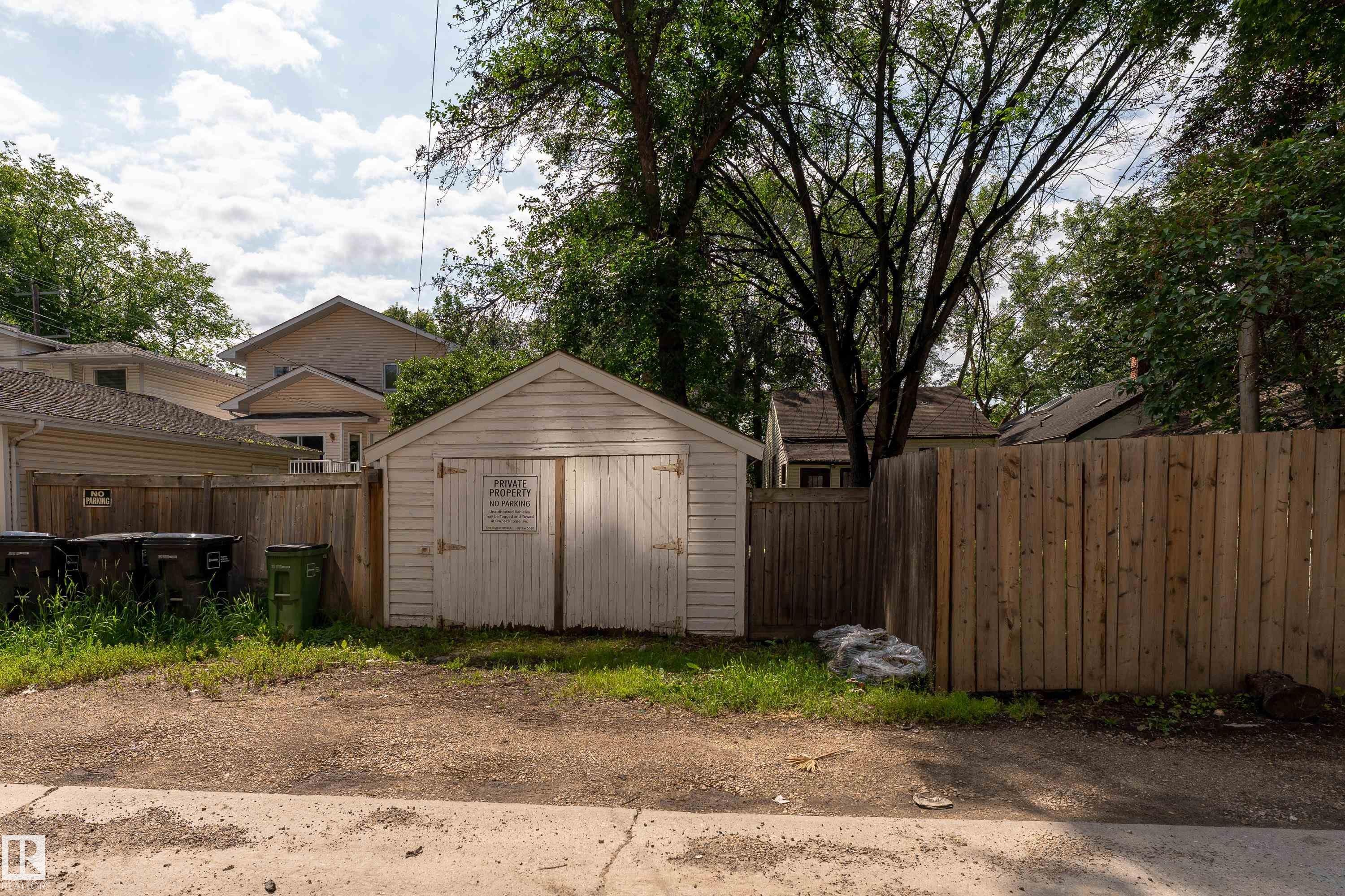 11108 81 Avenue Nw, Edmonton, AB - Outdoor