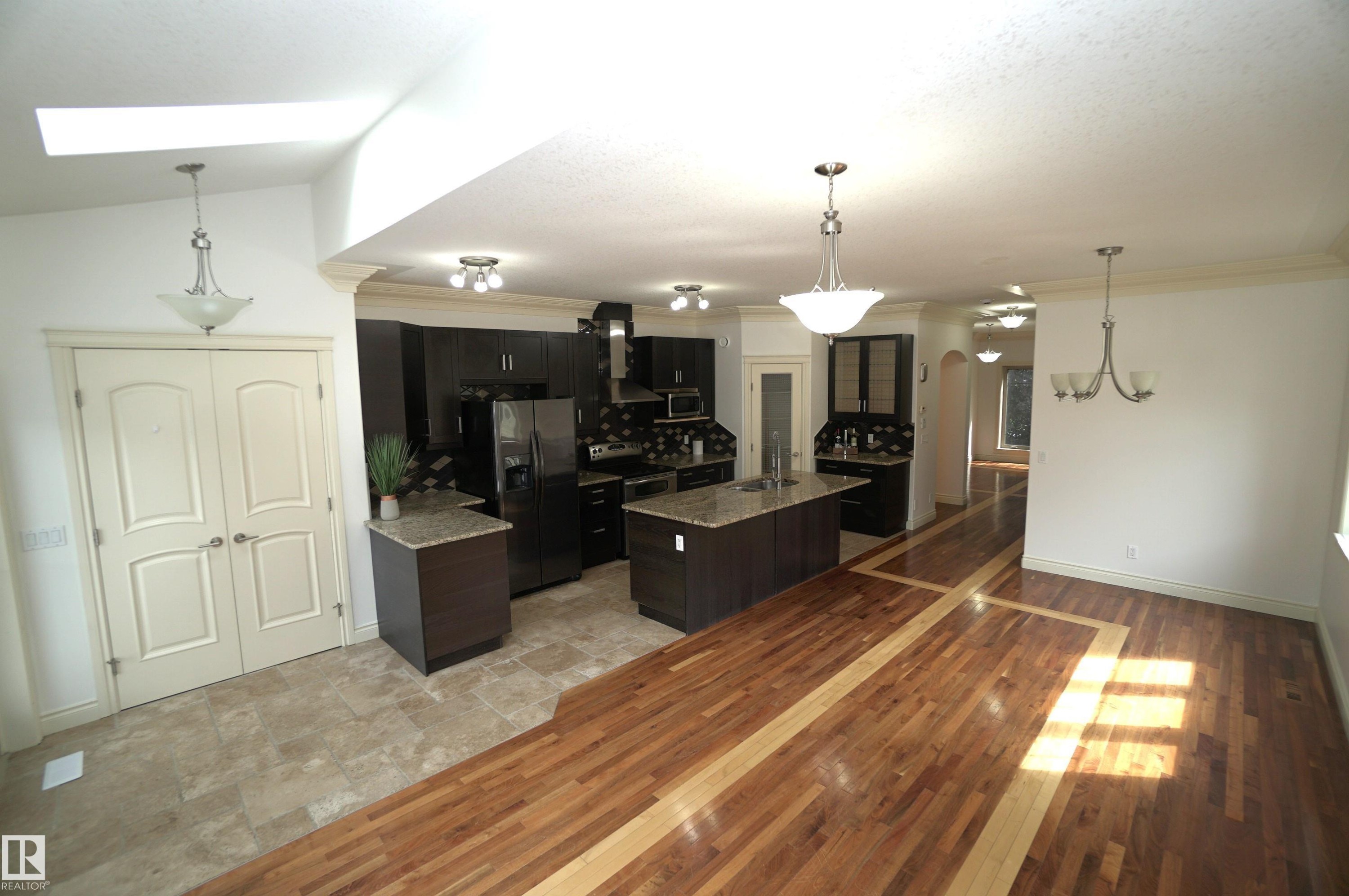 10224 90 Street Nw, Edmonton, AB - Indoor Photo Showing Other Room