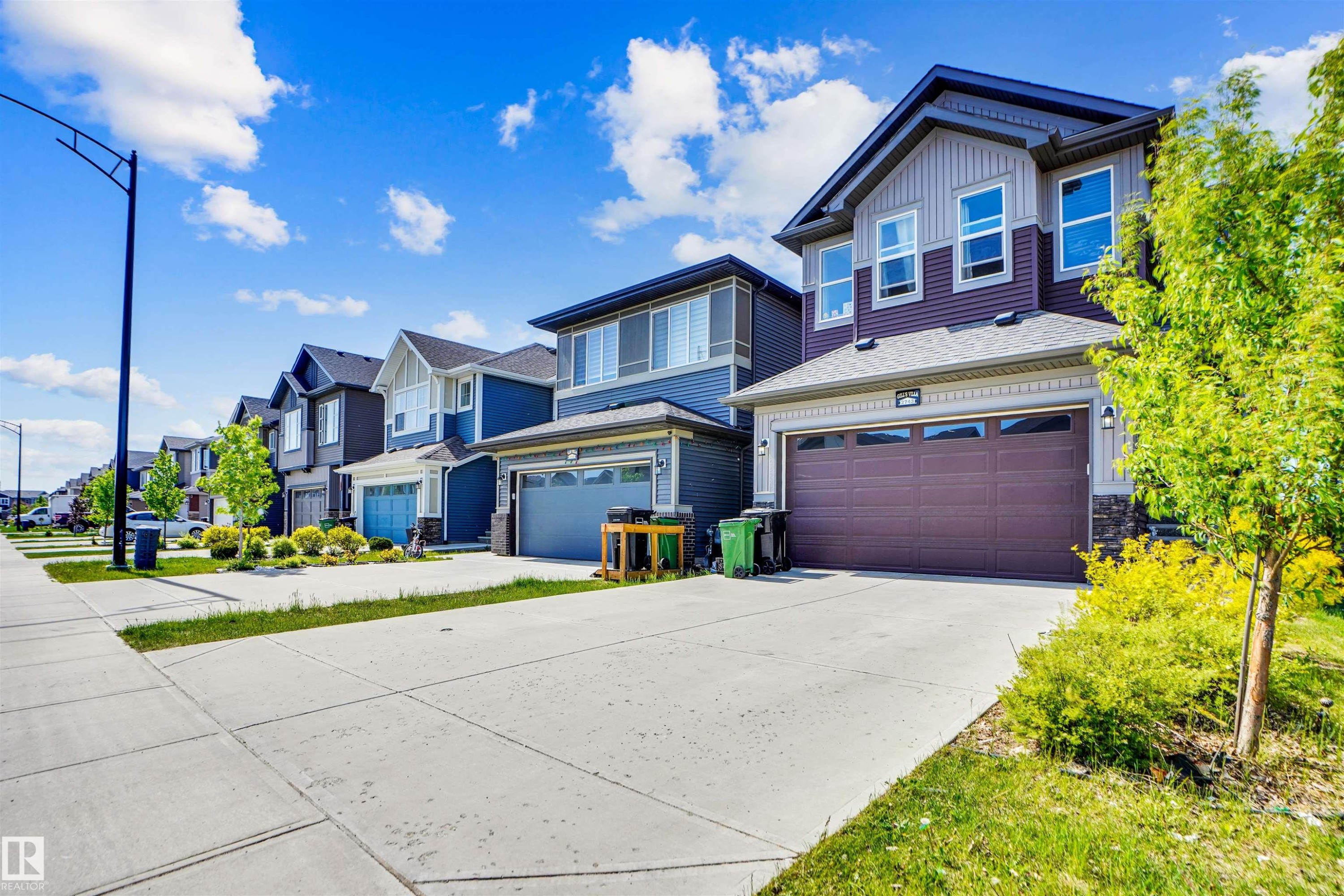 2743 Collins Crescent Sw, Edmonton, AB - Outdoor With Facade