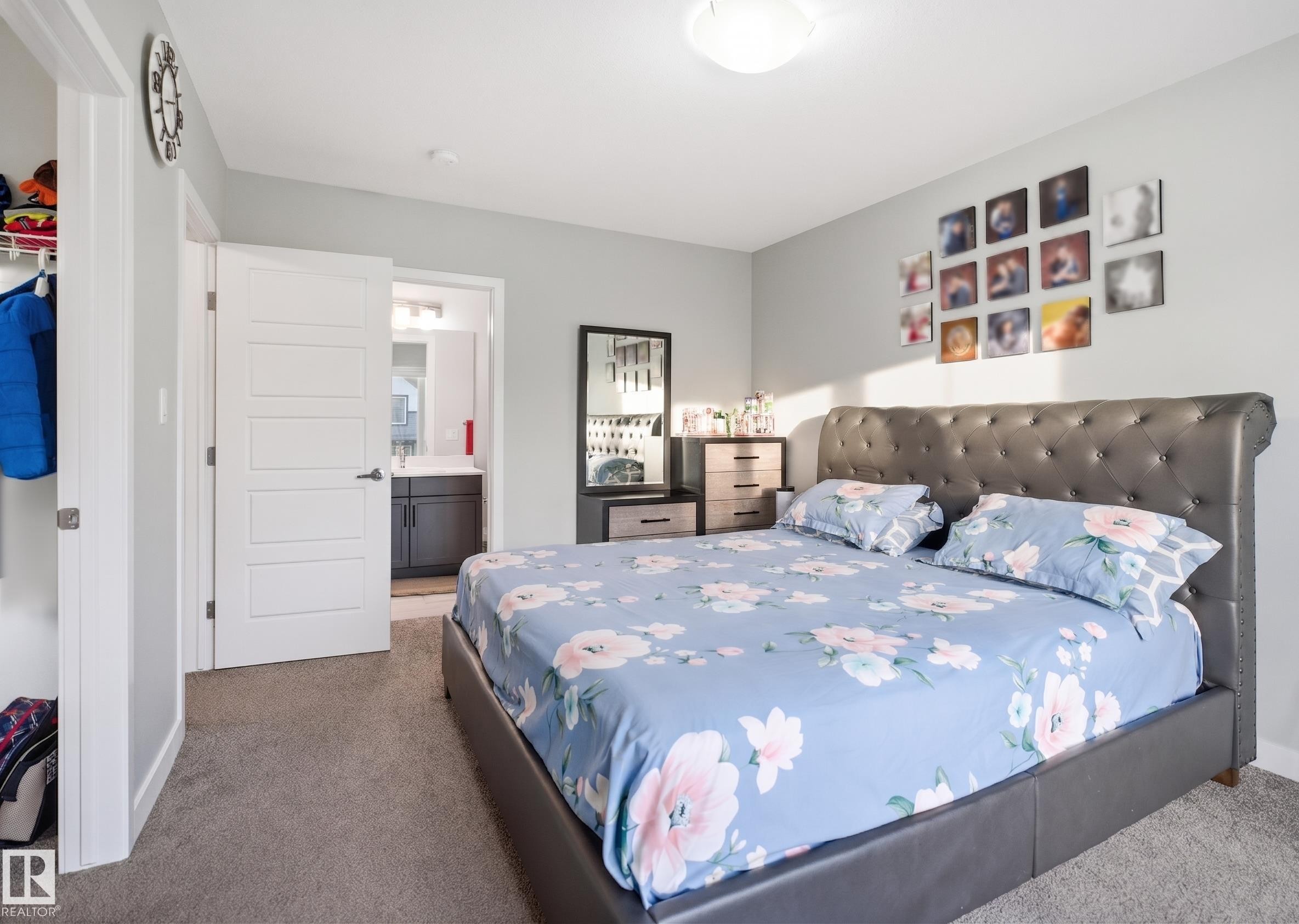 2284 Chokecherry Close Sw, Edmonton, AB - Indoor Photo Showing Bedroom