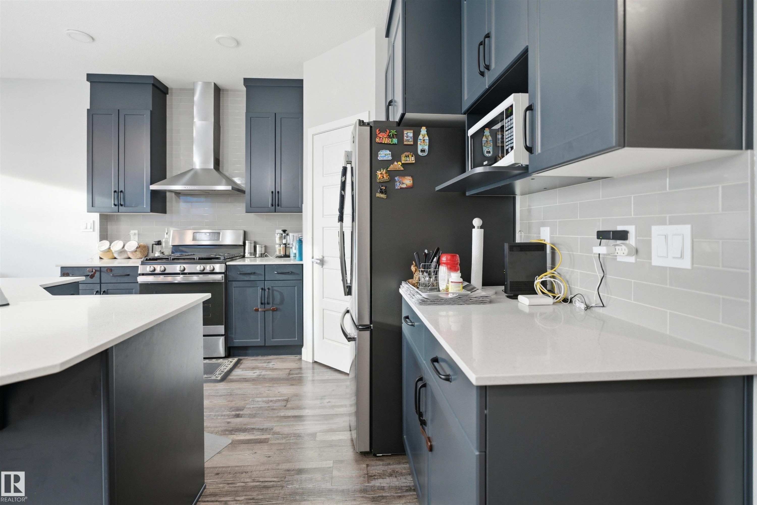 2284 Chokecherry Close Sw, Edmonton, AB - Indoor Photo Showing Kitchen With Upgraded Kitchen