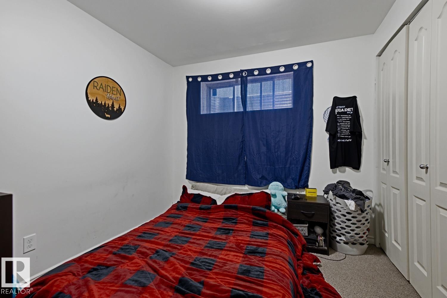 Bedroom featuring light-colored walls and carpet flooring - 3724 163 Avenue Nw, Edmonton, AB - Indoor Photo Showing Bedroom