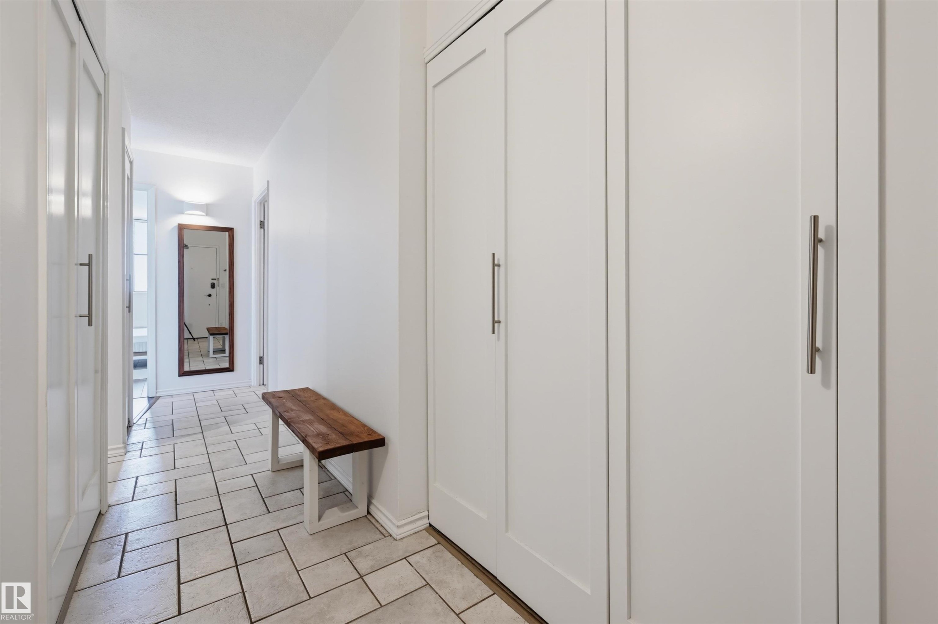#709 11307 99 Av Nw, Edmonton, AB - Indoor