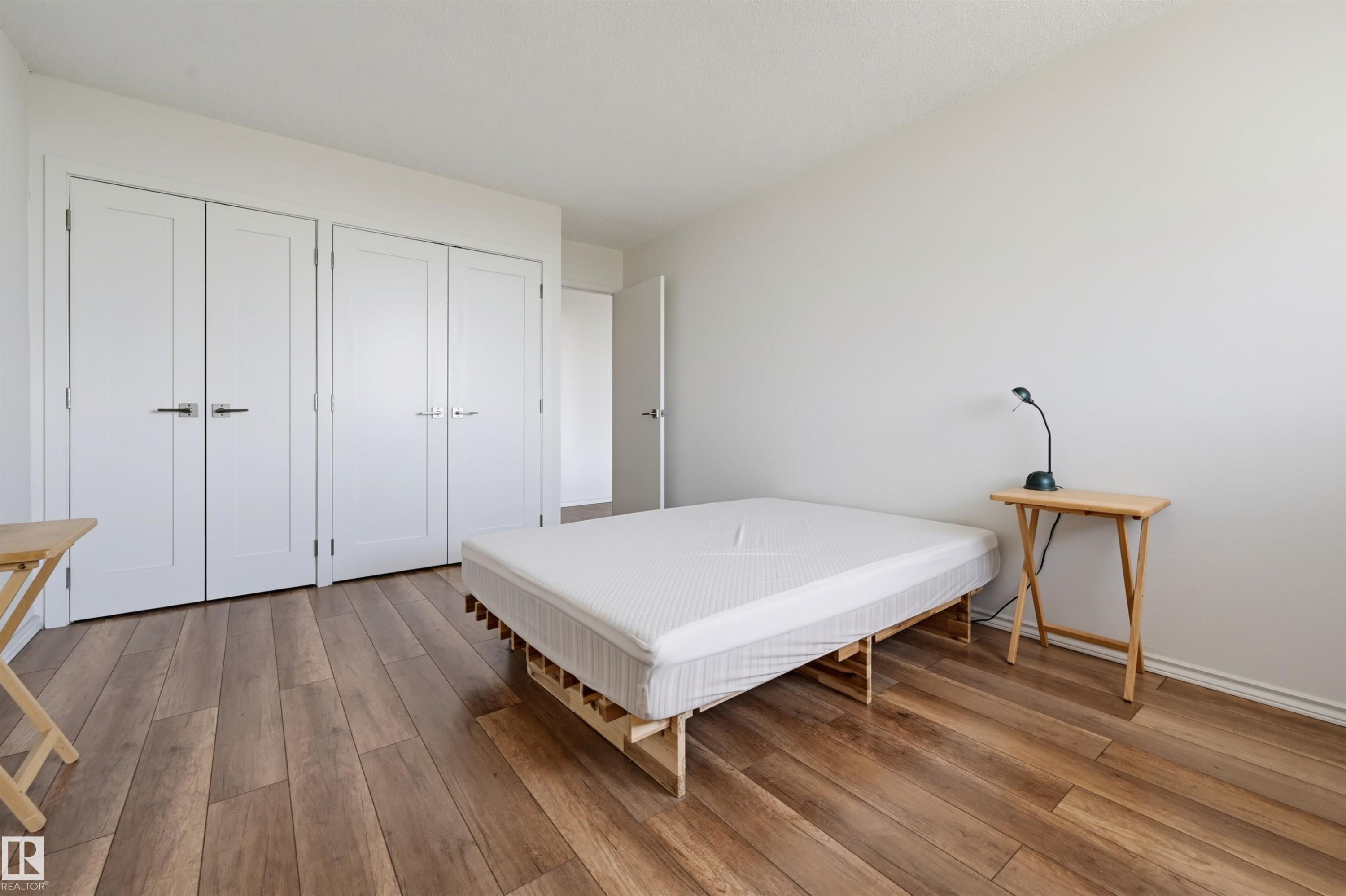 #709 11307 99 Av Nw, Edmonton, AB - Indoor