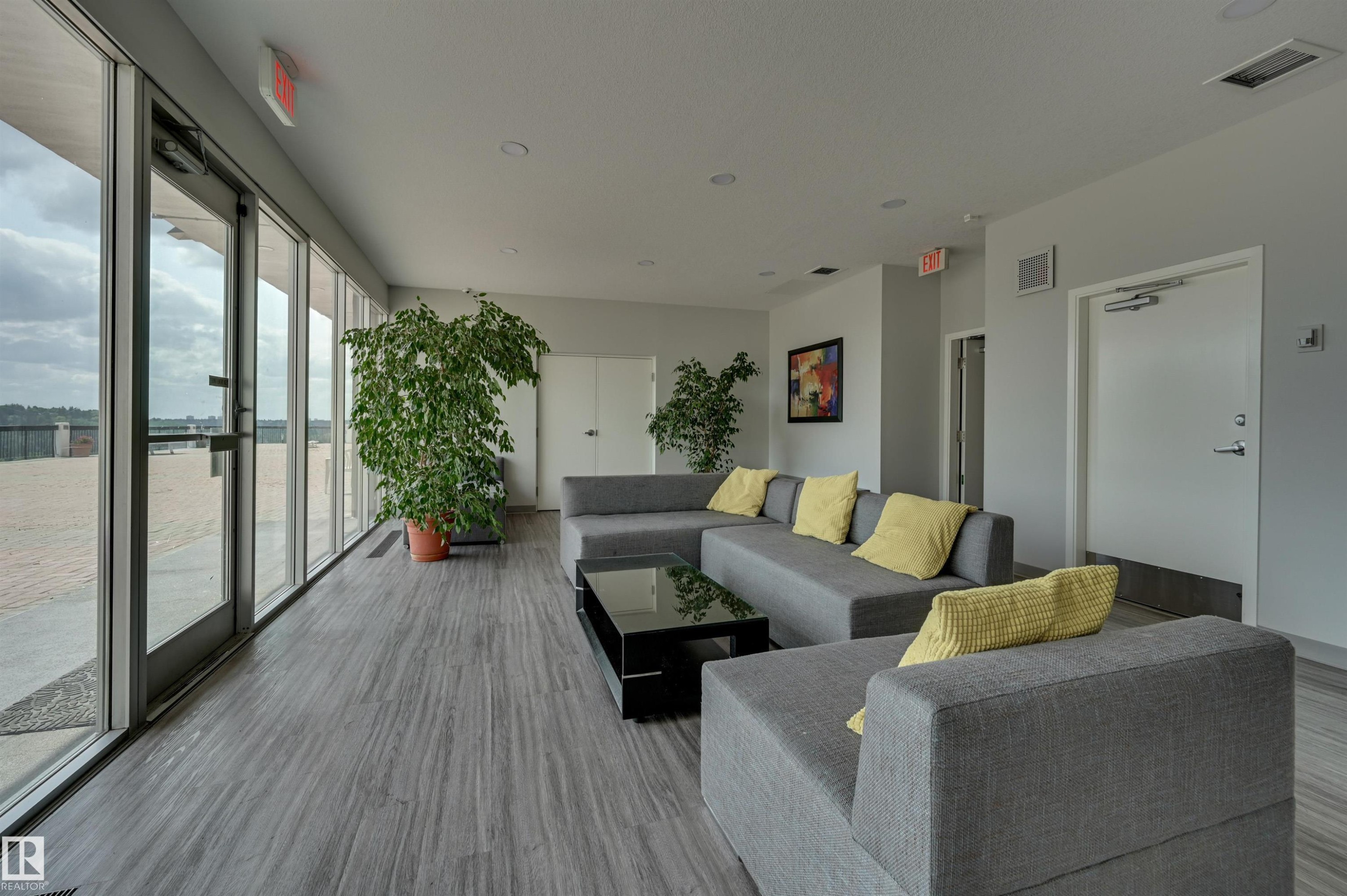 #709 11307 99 Av Nw, Edmonton, AB - Indoor