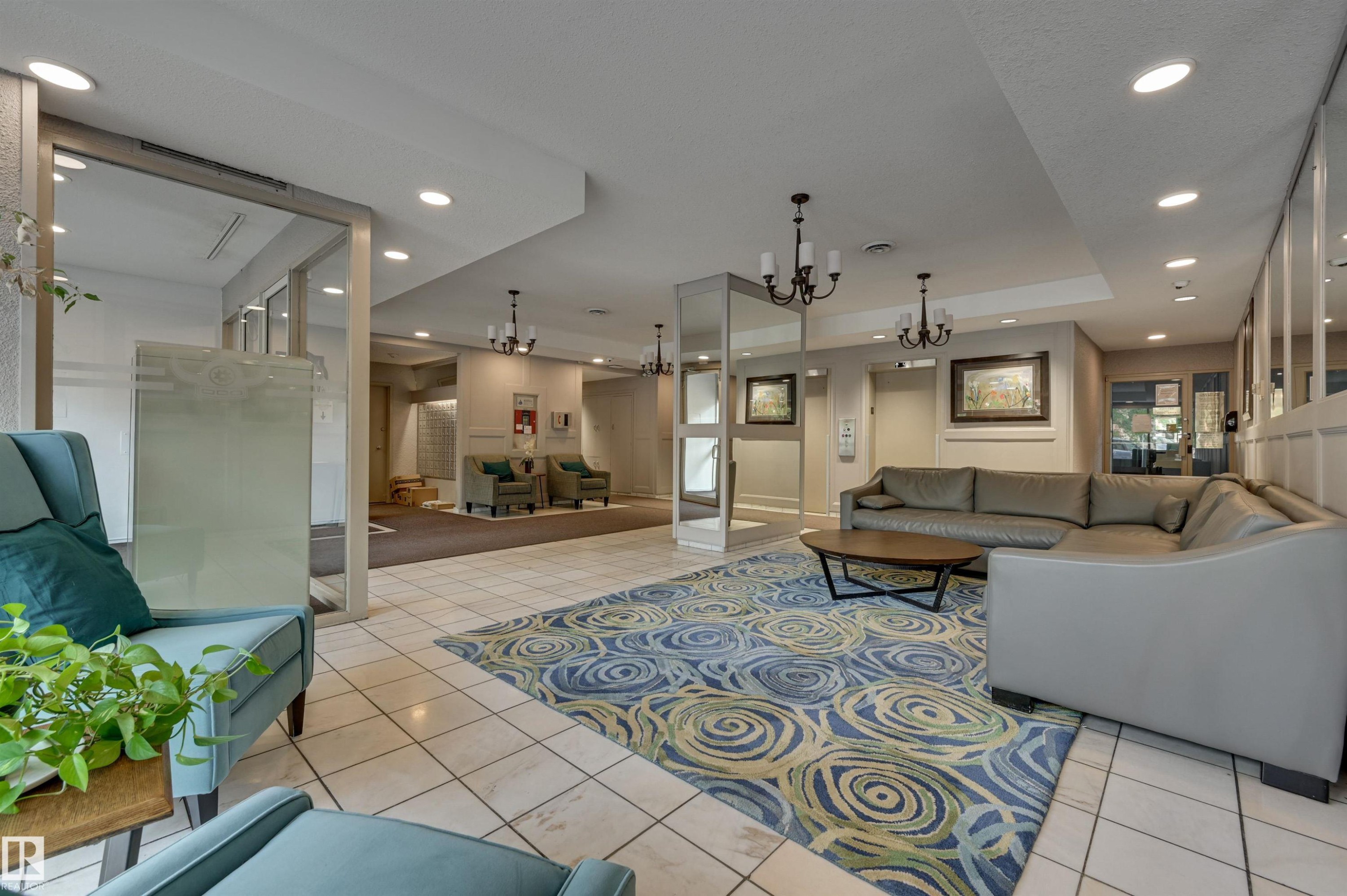#709 11307 99 Av Nw, Edmonton, AB - Indoor