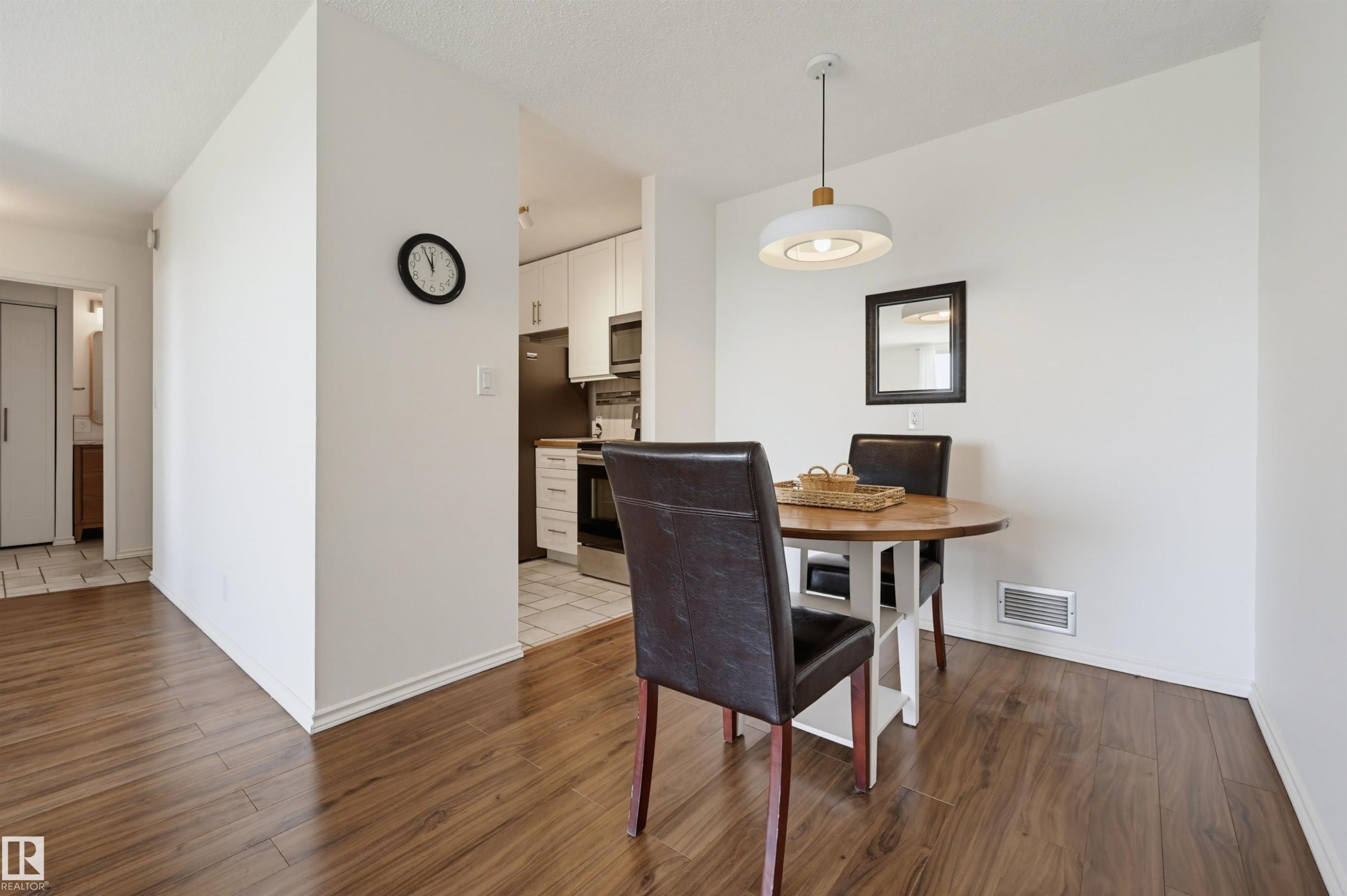 #709 11307 99 Av Nw, Edmonton, AB - Indoor Photo Showing Dining Room