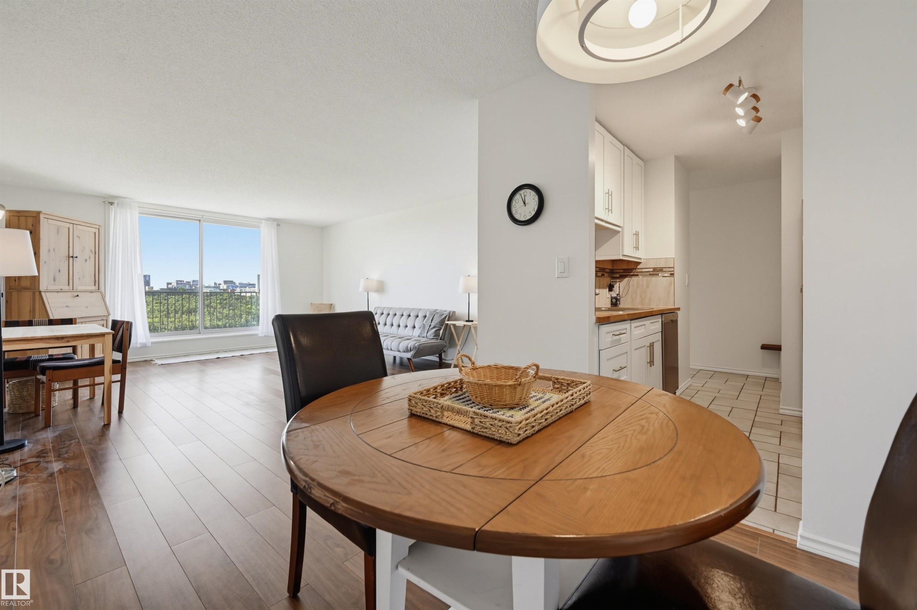 #709 11307 99 Av Nw, Edmonton, AB - Indoor Photo Showing Dining Room