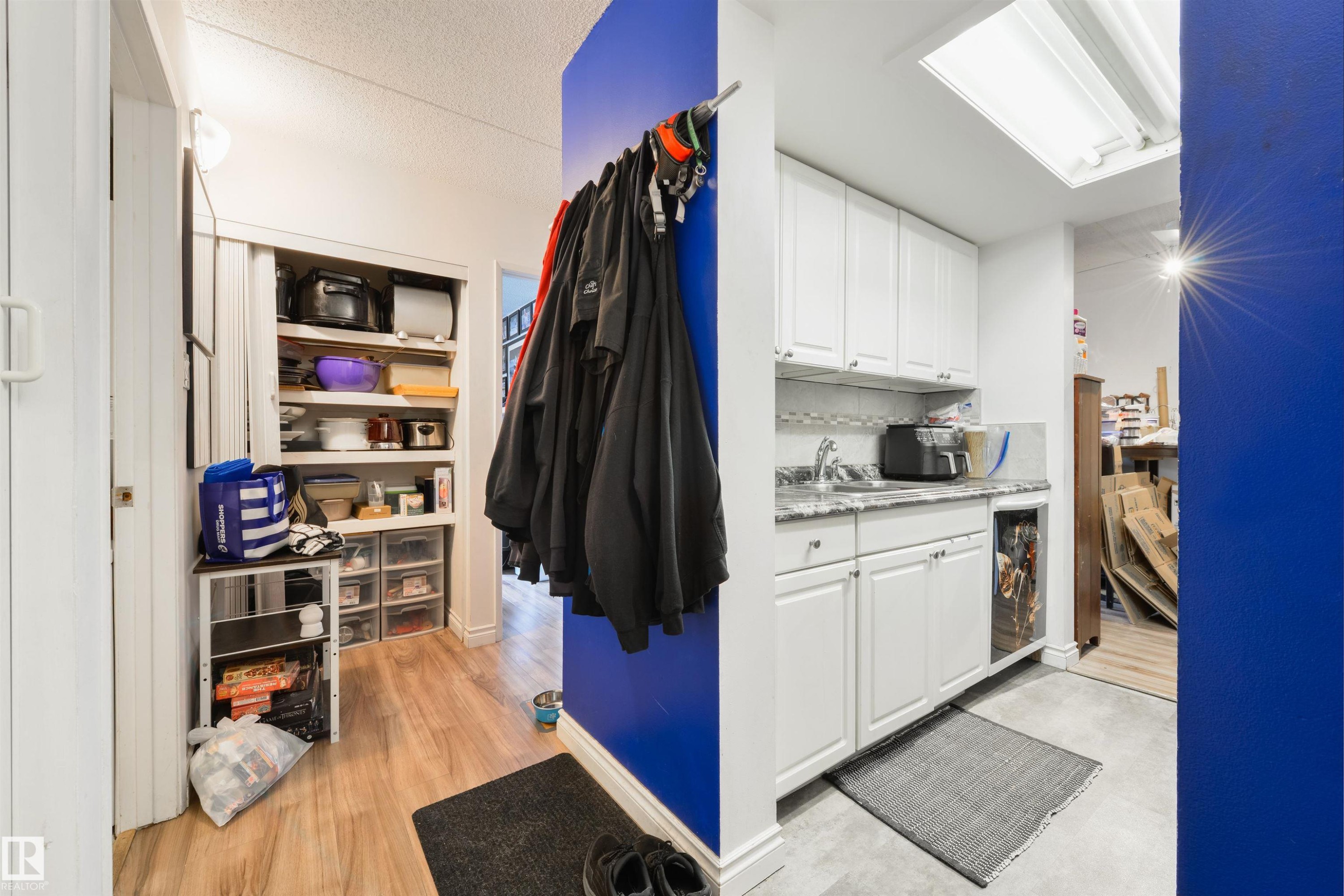 #204 11026 106 St Nw, Edmonton, AB - Indoor
