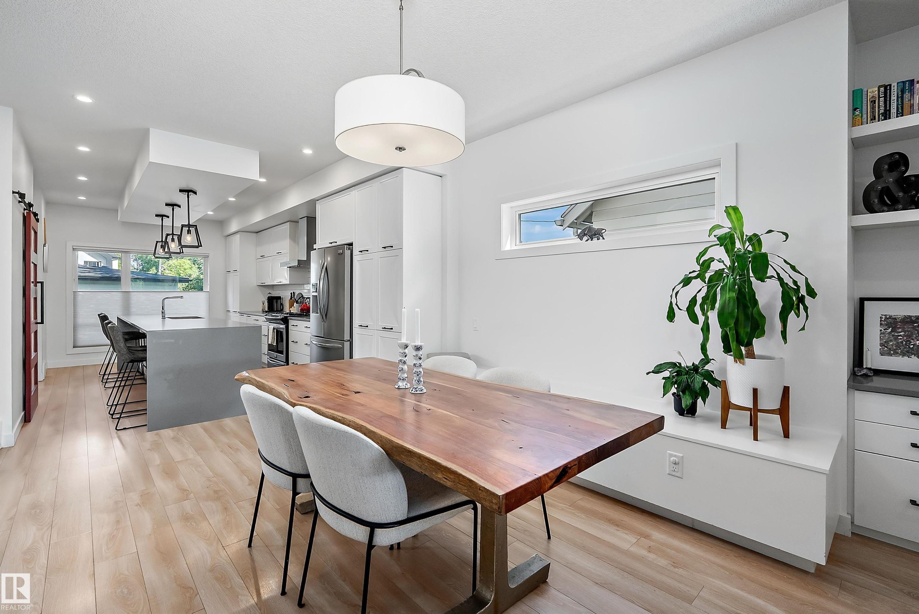 11413 126 Street Nw, Edmonton, AB - Indoor Photo Showing Dining Room