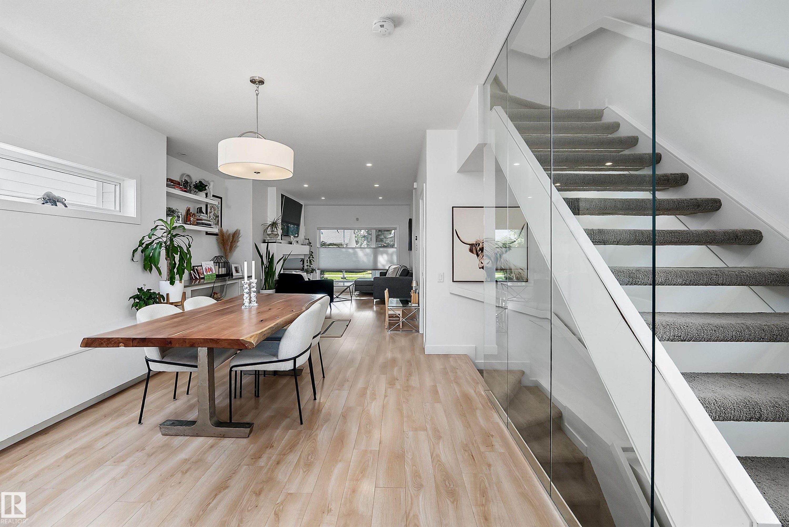 11413 126 Street Nw, Edmonton, AB - Indoor