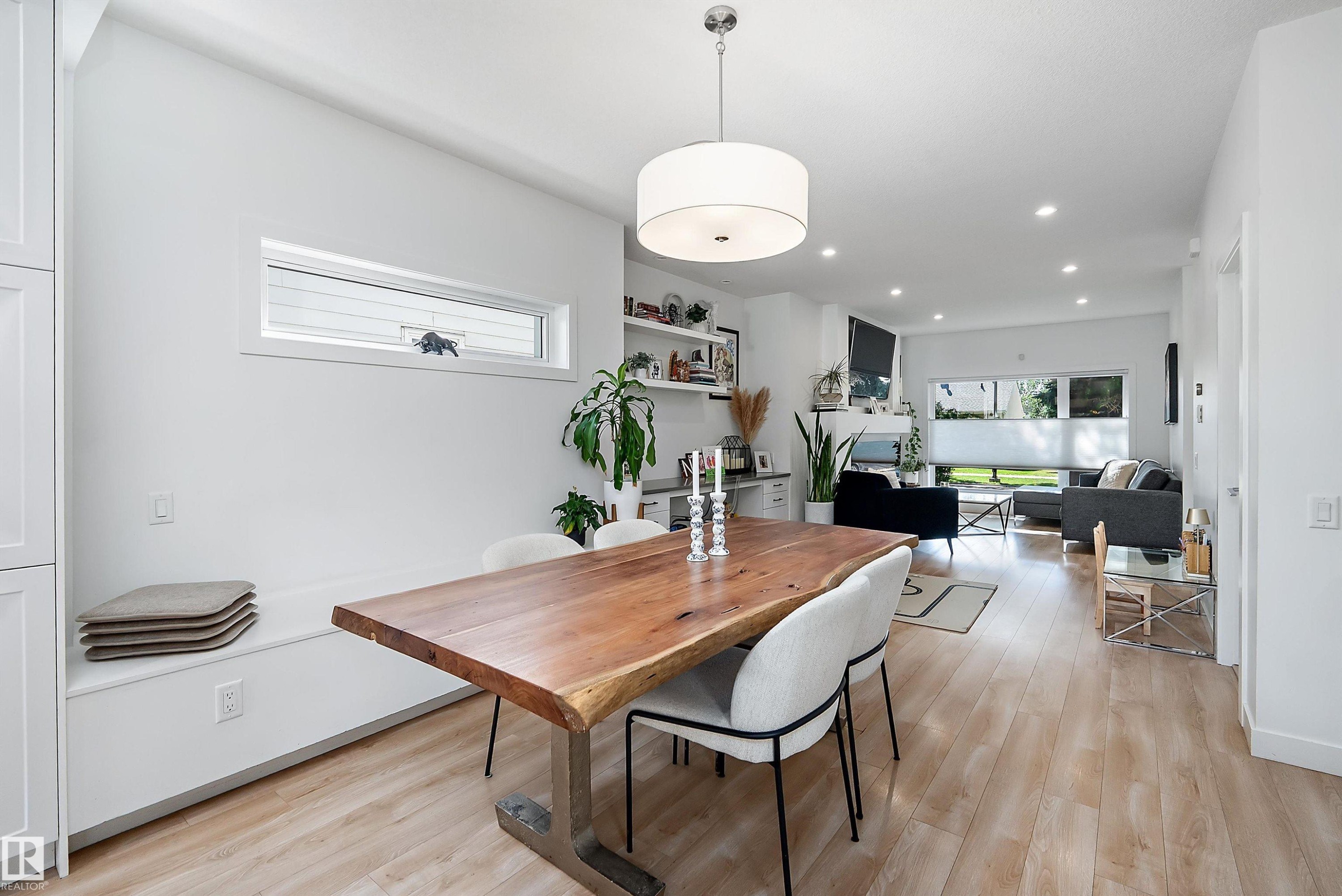 11413 126 Street Nw, Edmonton, AB - Indoor Photo Showing Dining Room