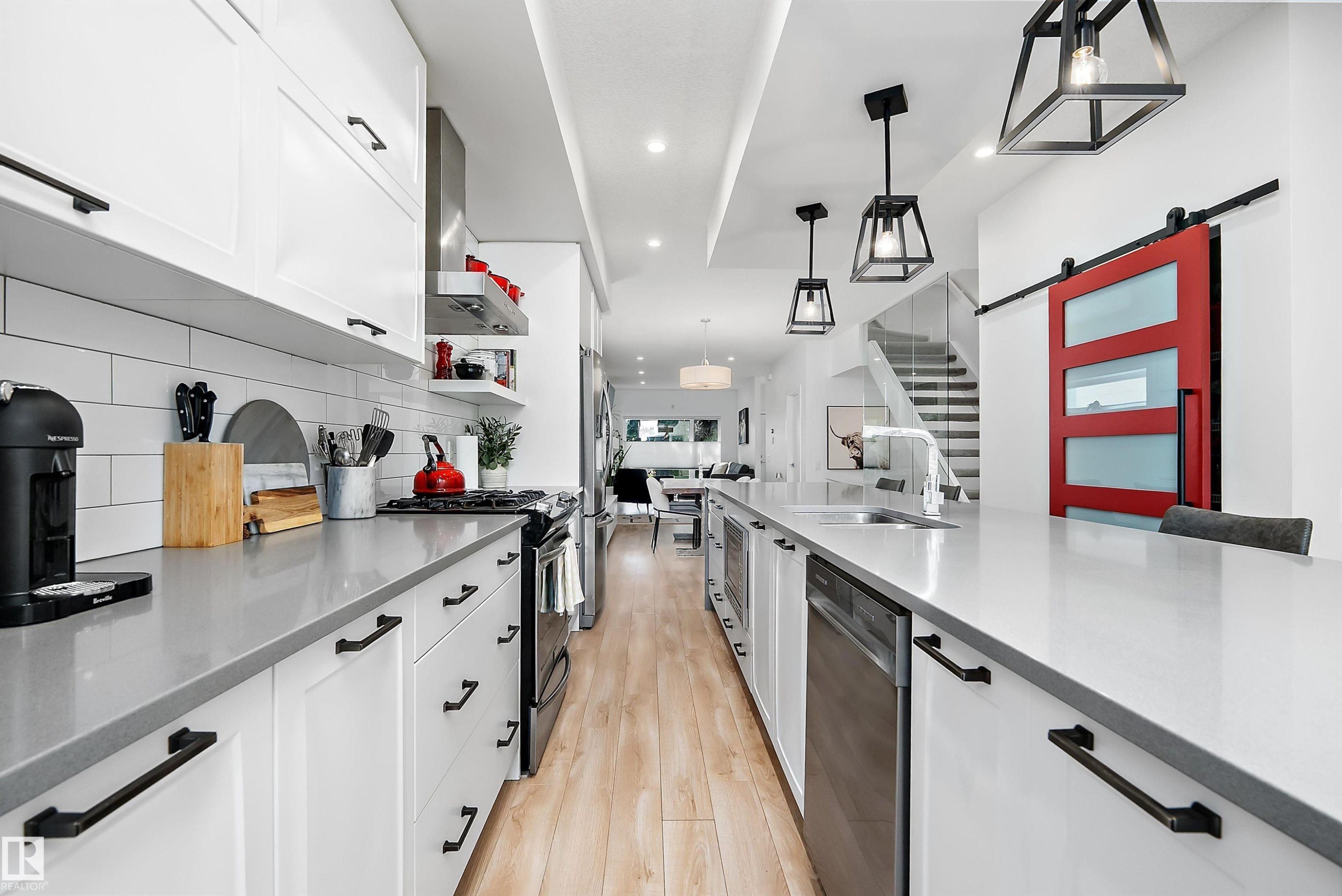 11413 126 Street Nw, Edmonton, AB - Indoor Photo Showing Kitchen With Upgraded Kitchen