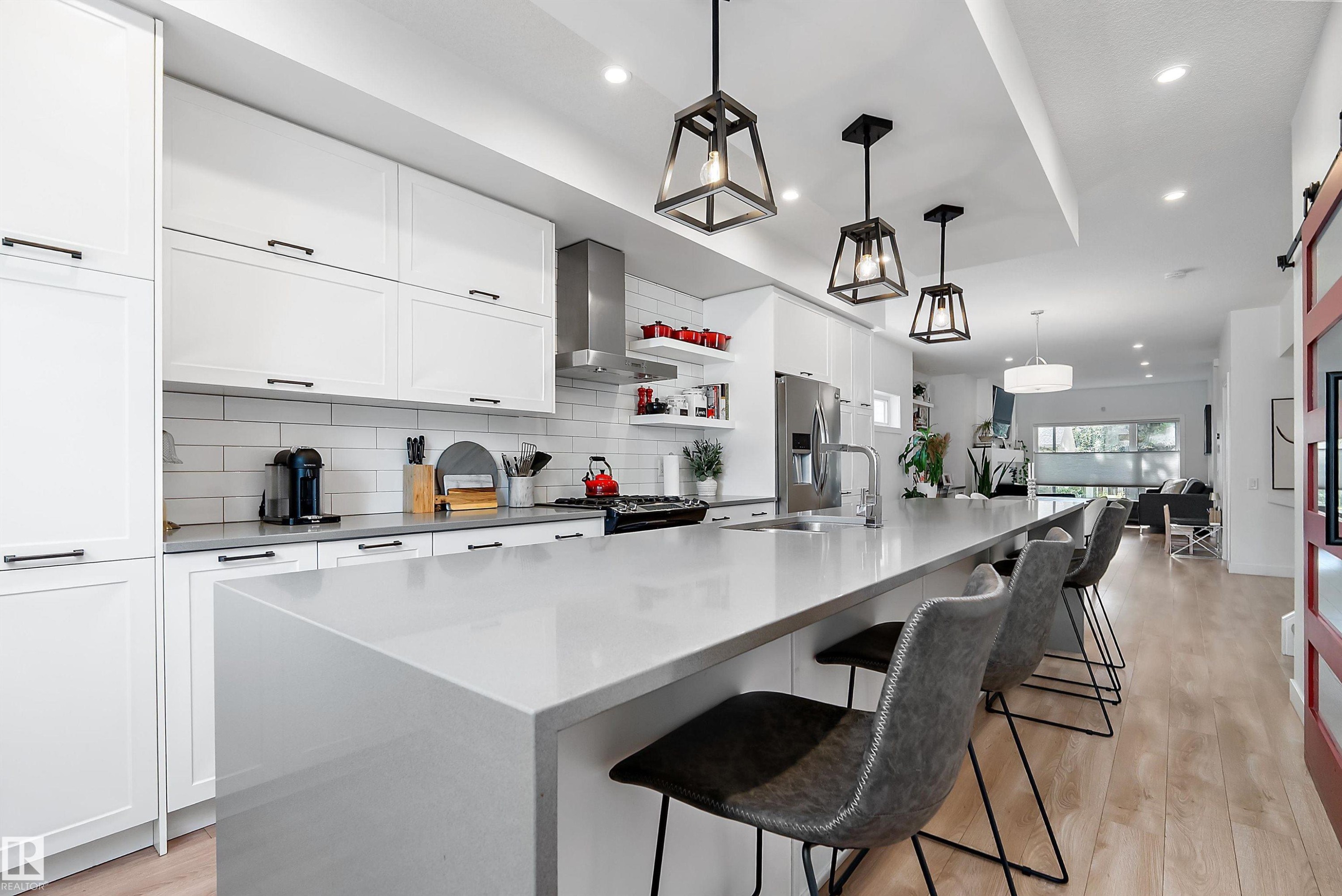 11413 126 Street Nw, Edmonton, AB - Indoor Photo Showing Kitchen With Upgraded Kitchen