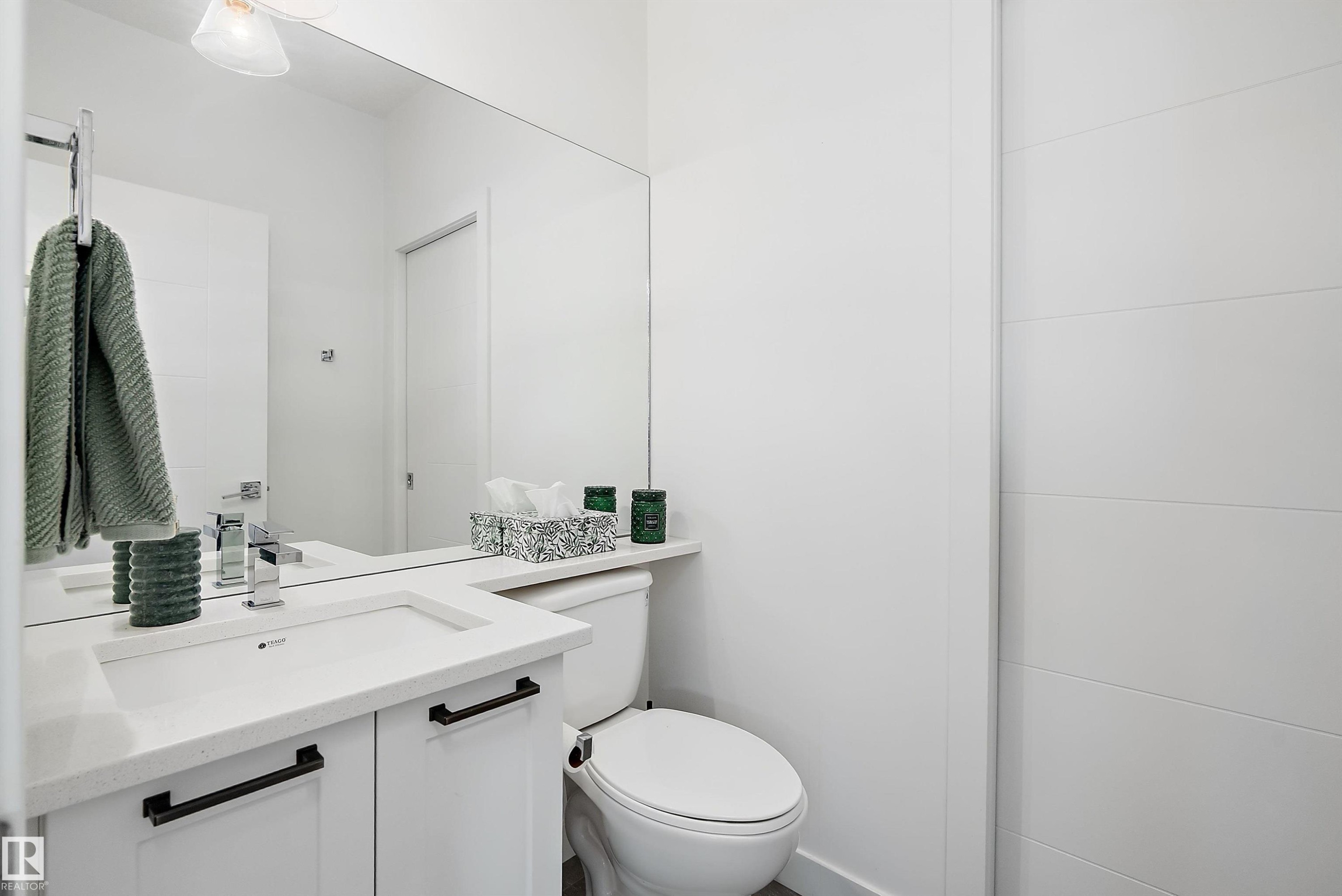 11413 126 Street Nw, Edmonton, AB - Indoor Photo Showing Bathroom