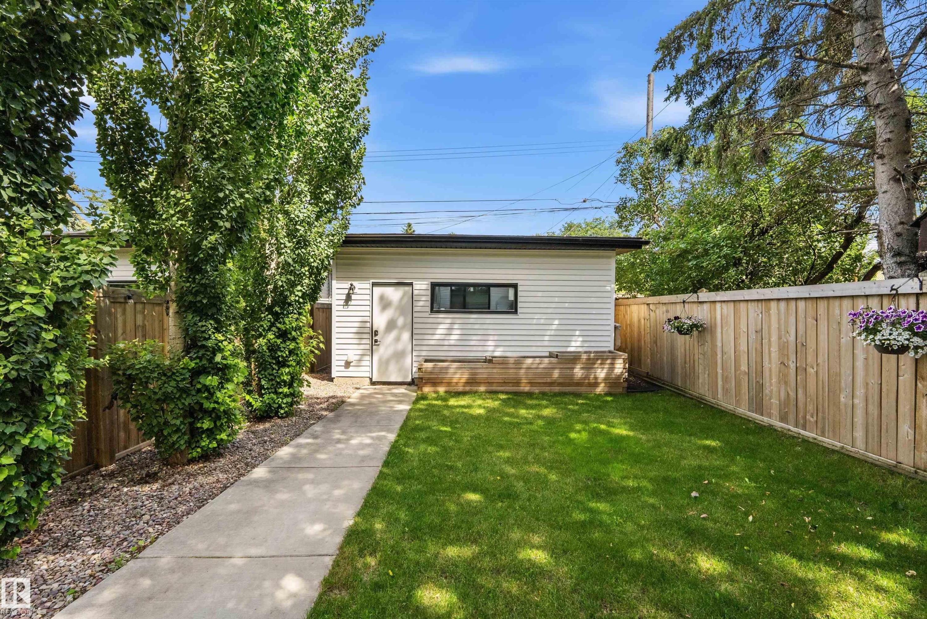 11413 126 Street Nw, Edmonton, AB - Outdoor