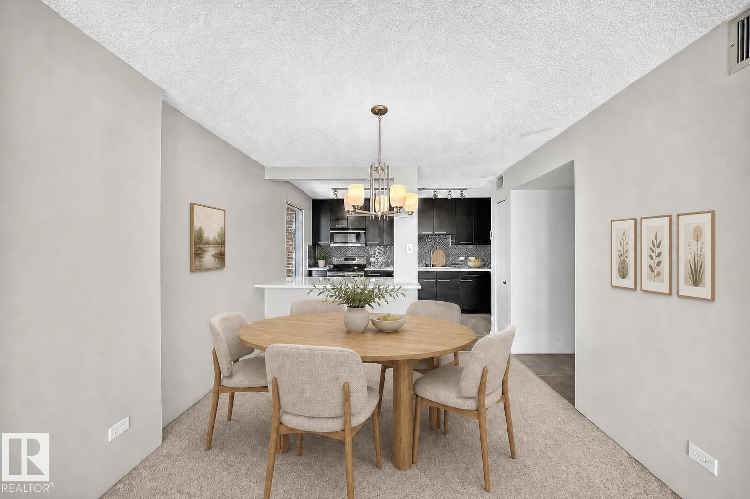 #1802 11027 87 Av Nw, Edmonton, AB - Indoor Photo Showing Dining Room