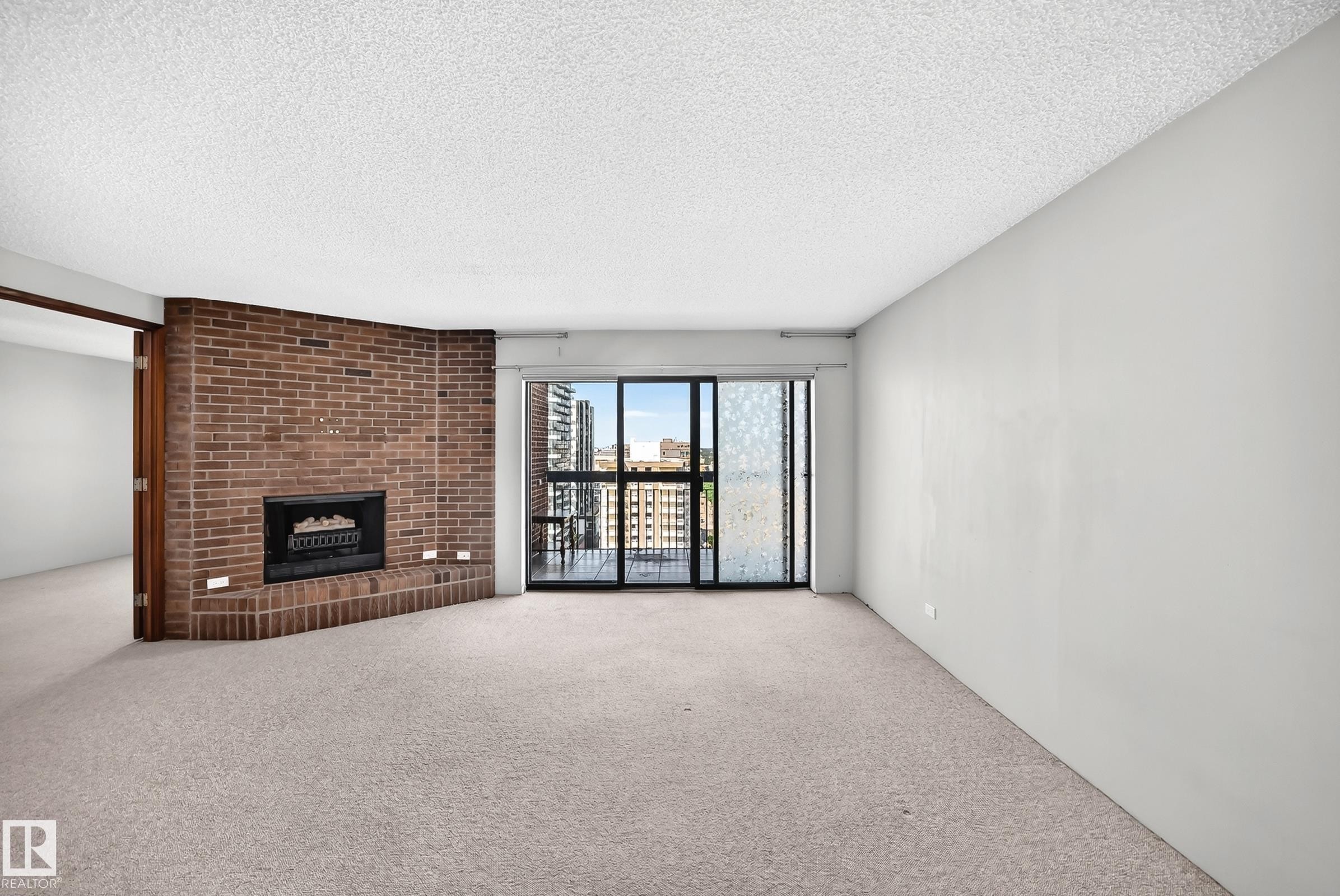 #1802 11027 87 Av Nw, Edmonton, AB - Indoor With Fireplace