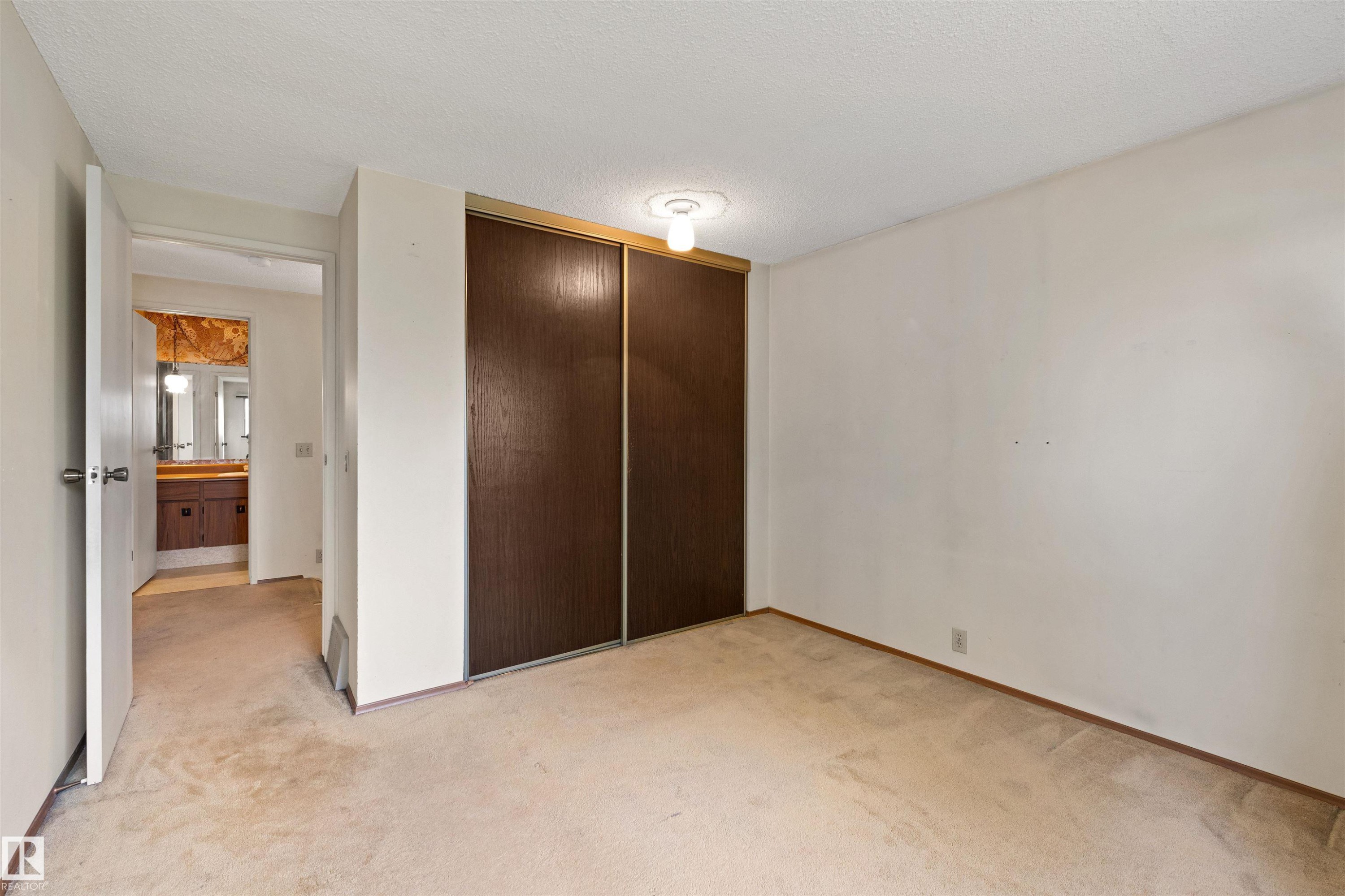 17912 77 Avenue, Edmonton, AB