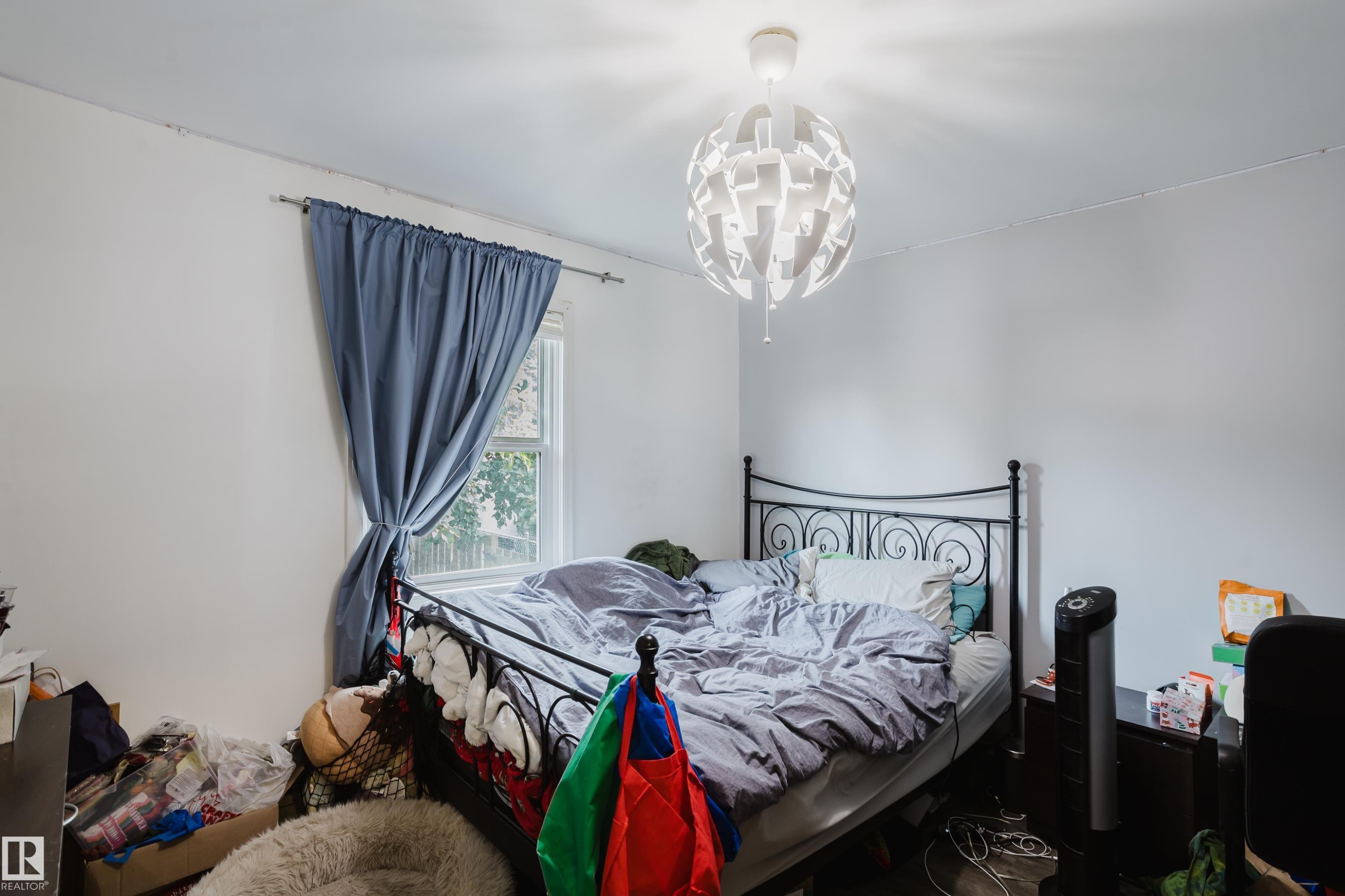 10623 76 Avenue Nw, Edmonton, AB - Indoor Photo Showing Bedroom
