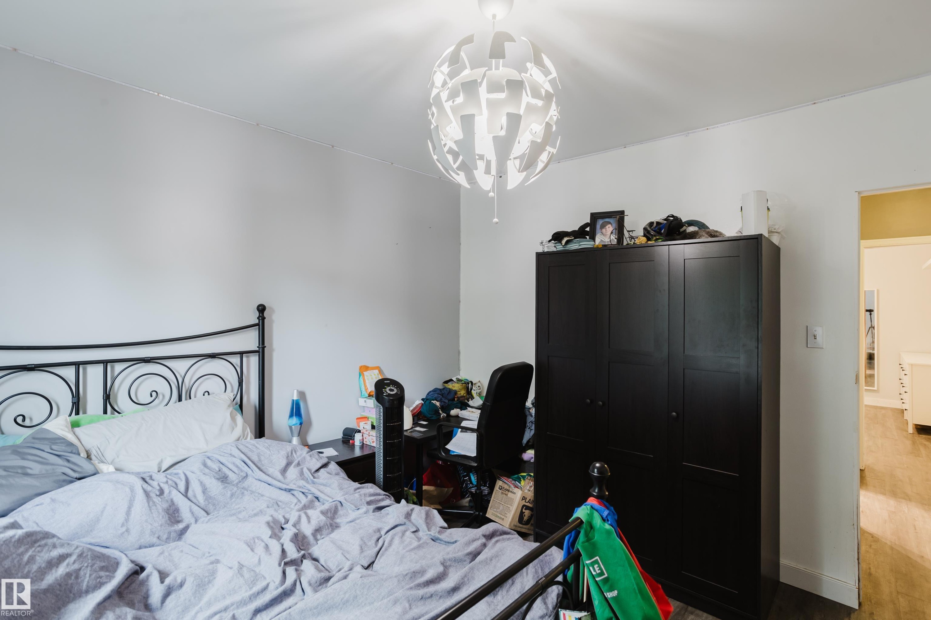 10623 76 Avenue Nw, Edmonton, AB - Indoor Photo Showing Bedroom