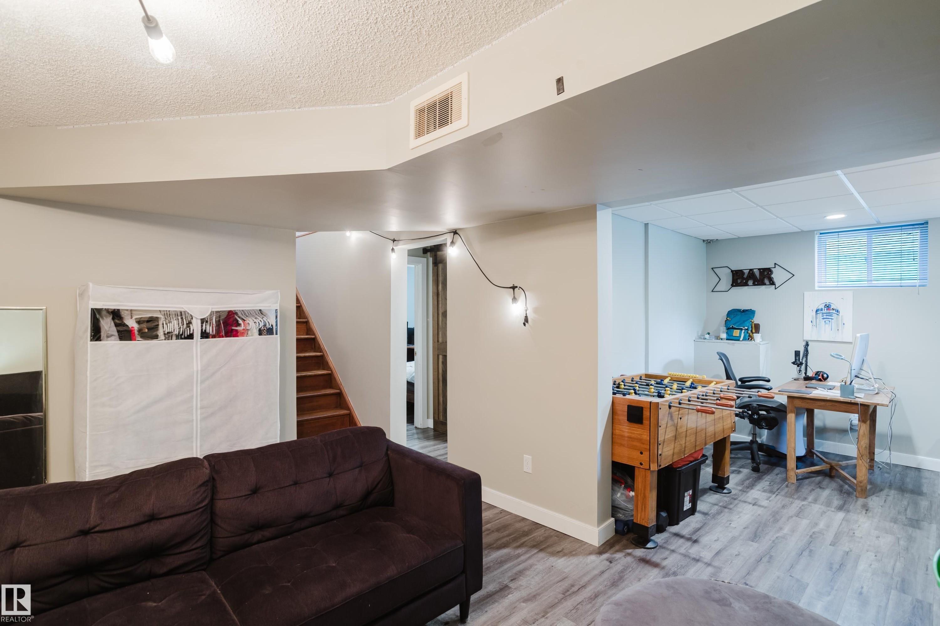 10623 76 Avenue Nw, Edmonton, AB - Indoor