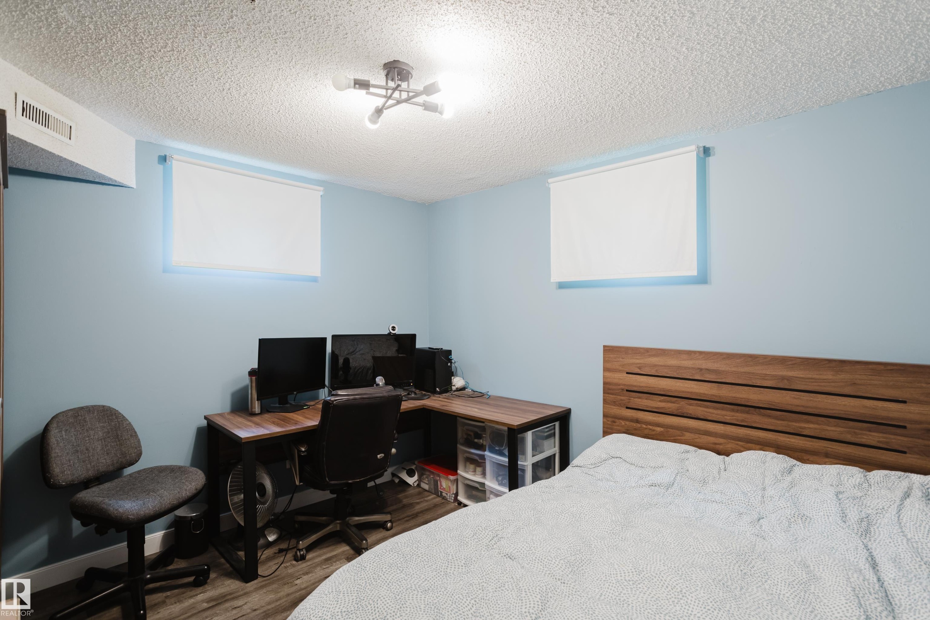10623 76 Avenue Nw, Edmonton, AB - Indoor Photo Showing Bedroom